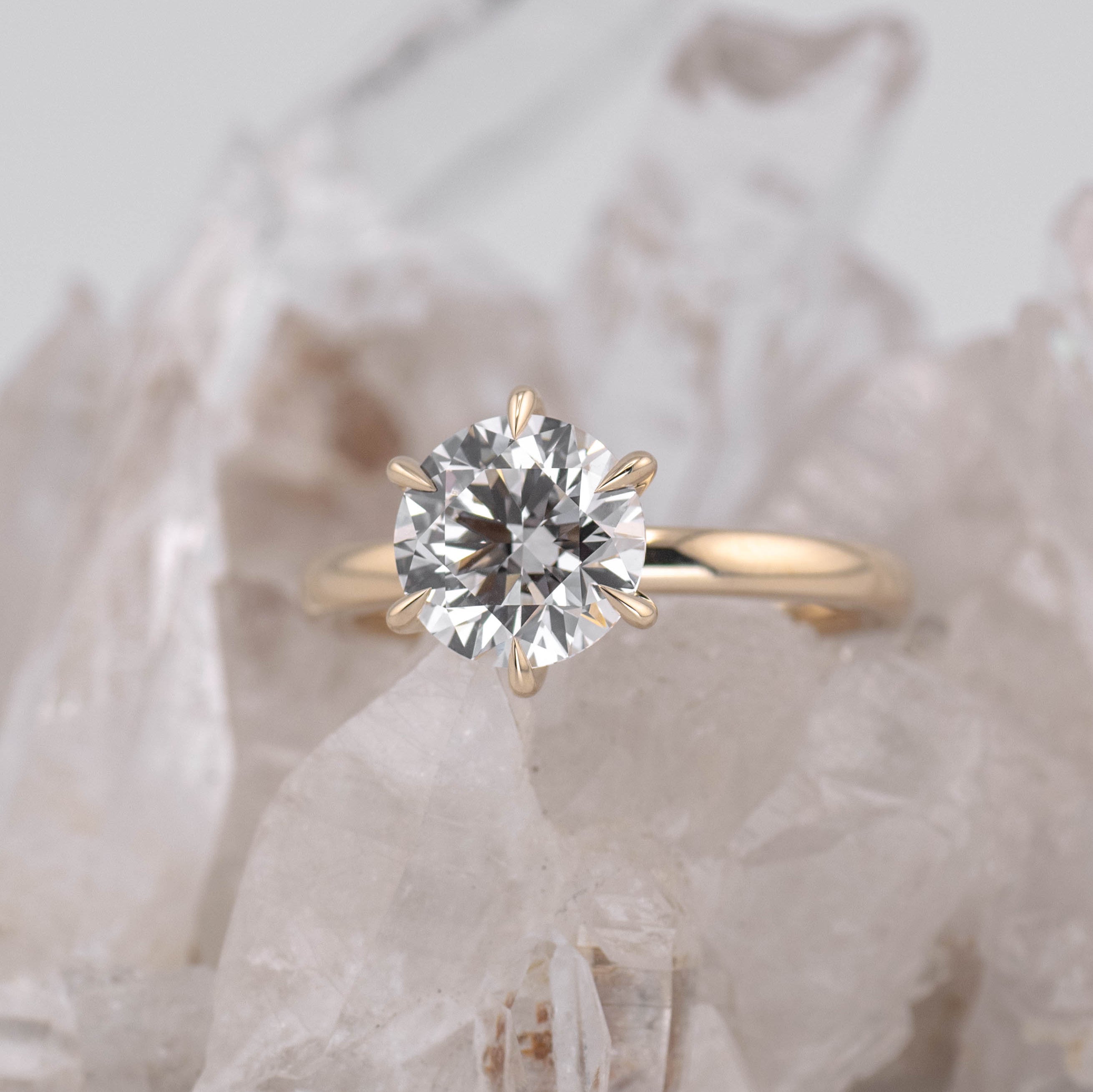 (Ready to Ship Size M) - Billie 2.0 – 6 Claw 2.07ct E VVS2 Round Solitaire in 9k Yellow Gold