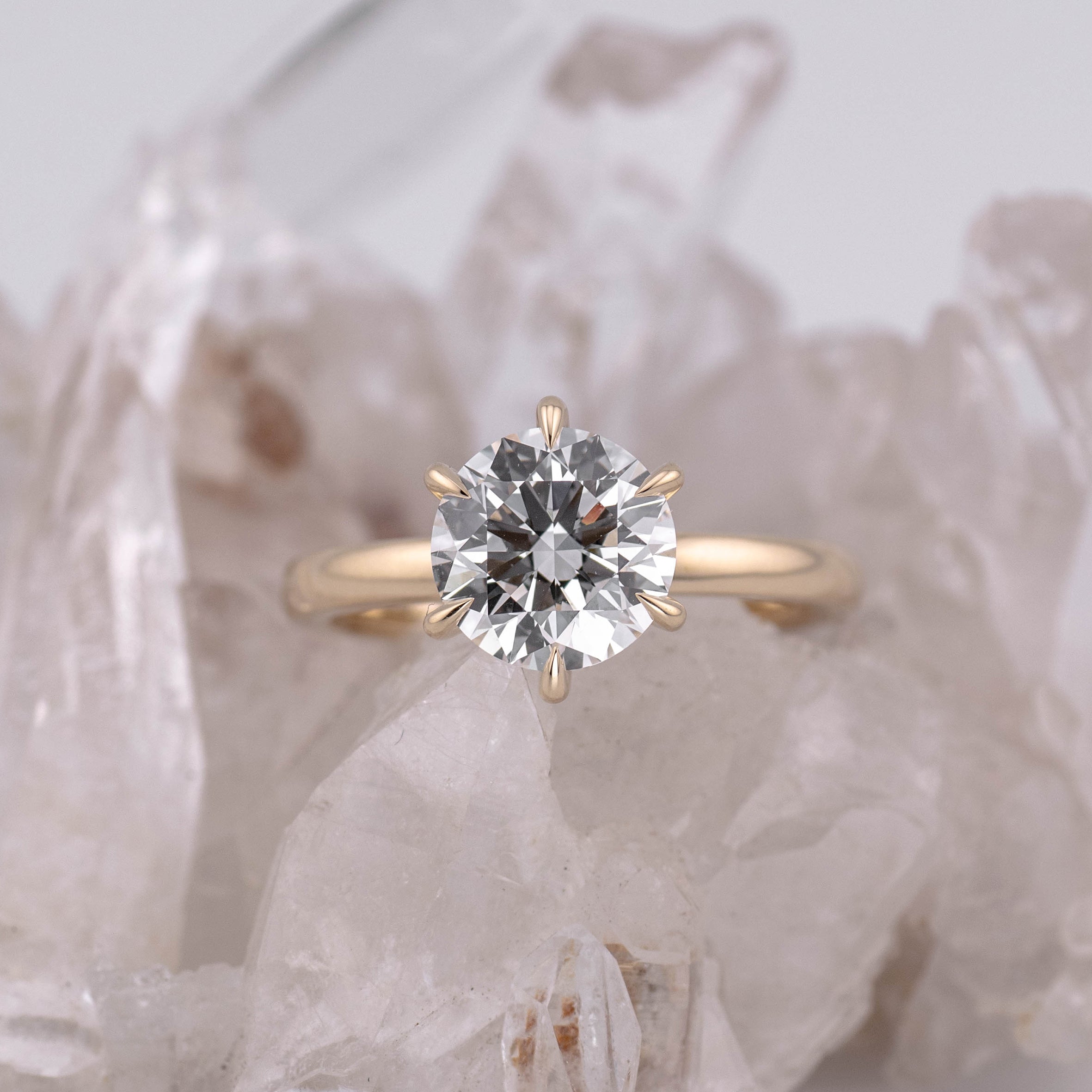 (Ready to Ship Size M) - Billie 2.0 – 6 Claw 2.09ct E VVS2 Round Solitaire 9k Yellow Gold