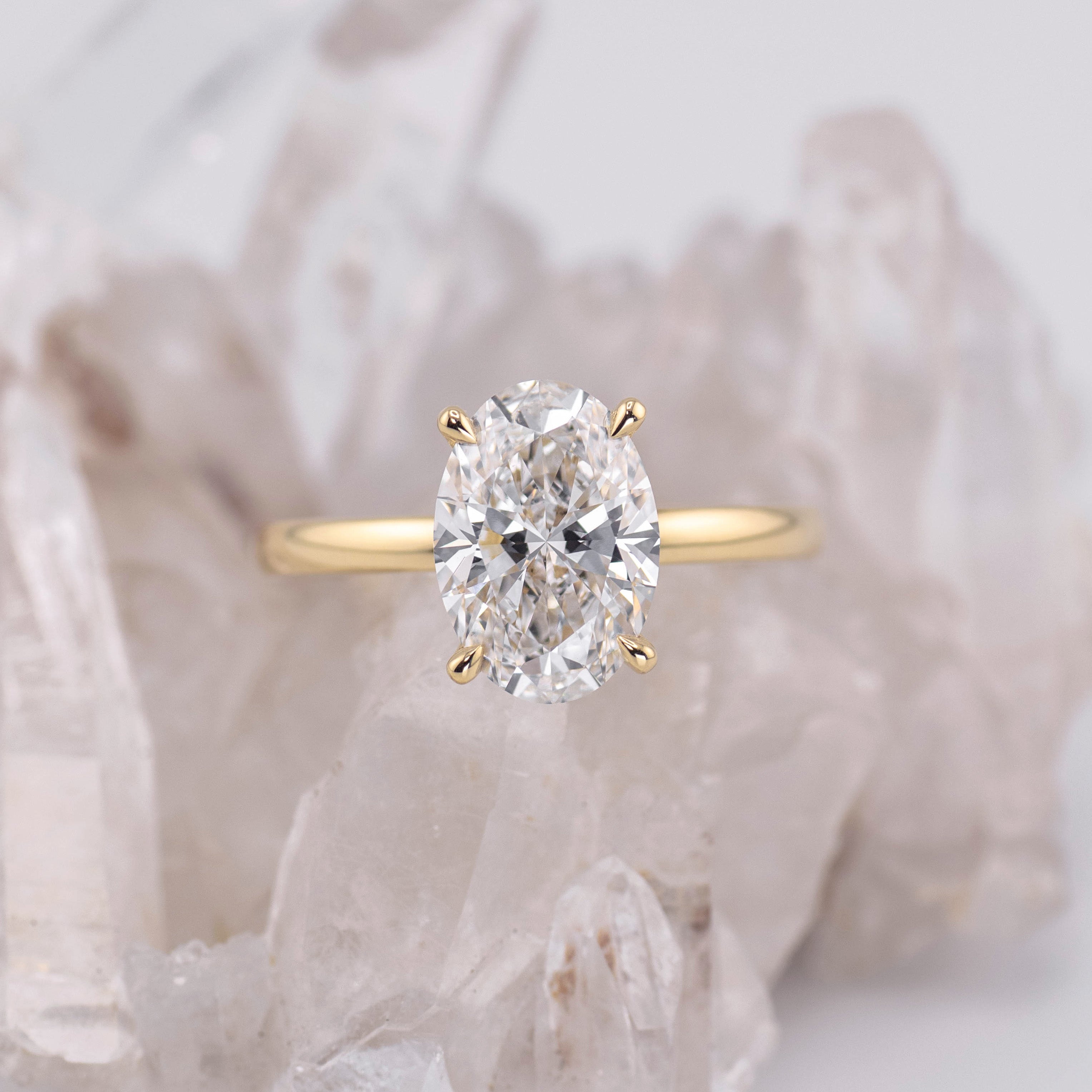 (Ready to Ship Size M) - Kate 2.5 – 4 Claw 2.50ct E VVS2 Oval Solitaire in 18k Yellow Gold