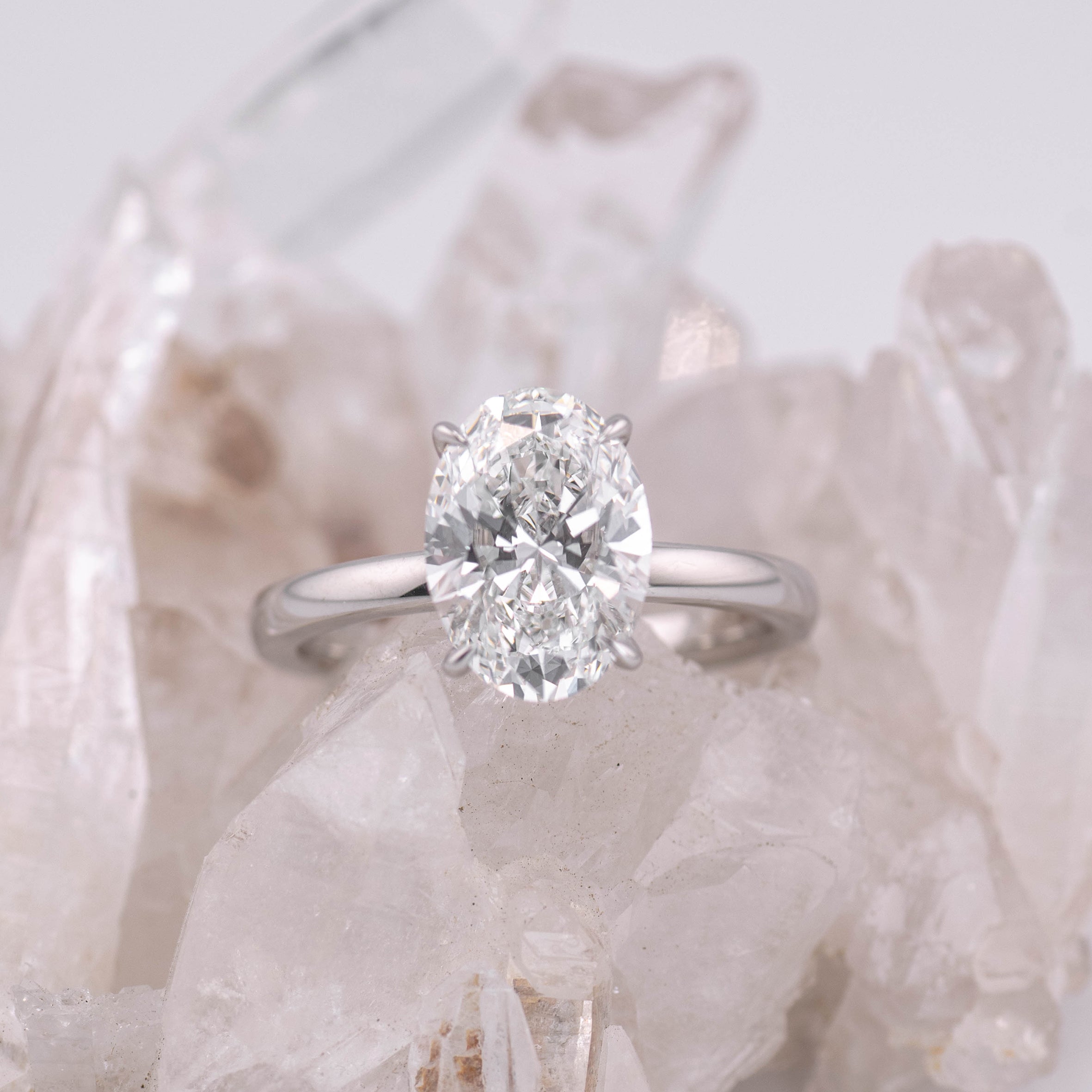 (Ready to Ship Size M) - Kate 2.5 – 4 Claw 2.59ct E VVS2 Oval Solitaire in Platinum