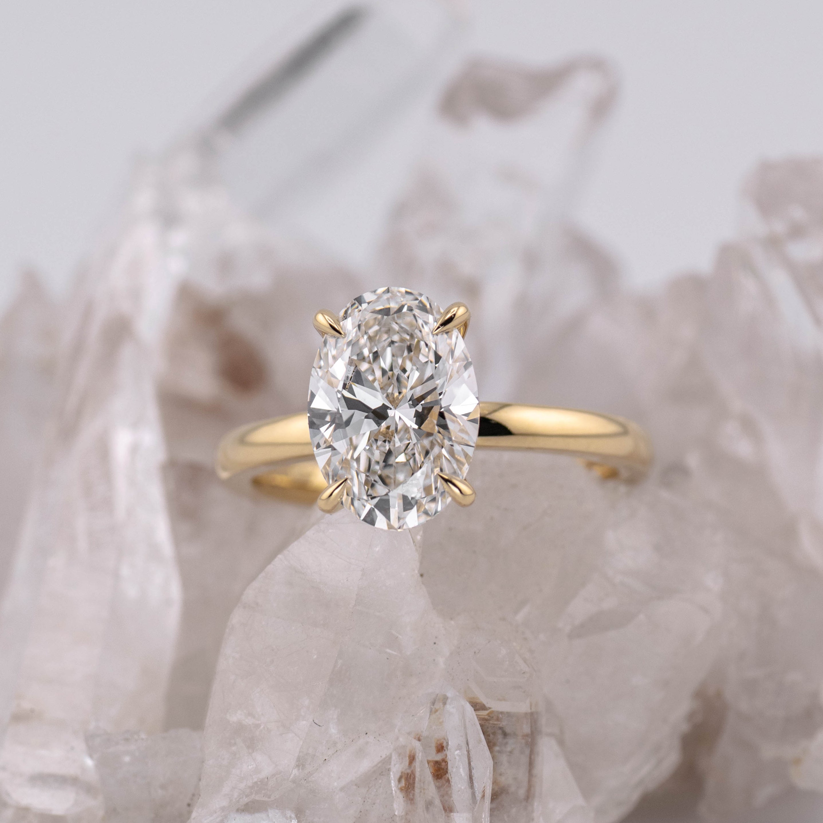 (Ready to Ship Size M) - Kate 2.5 – 4 Claw 2.63ct E VVS2 Oval Solitaire in 18k