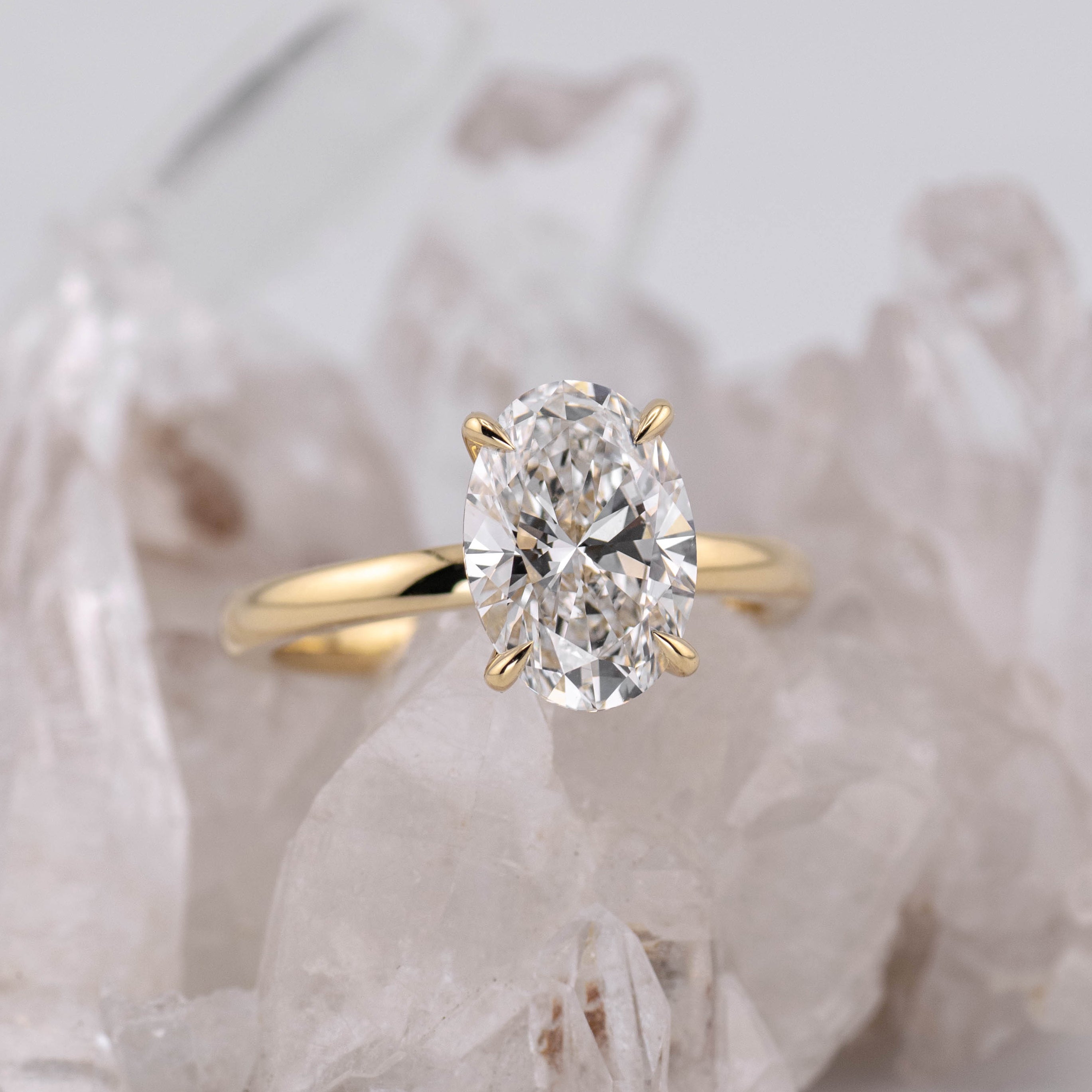 (Ready to Ship Size M) - Kate 2.5 – 4 Claw 2.63ct E VVS2 Oval Solitaire in 18k