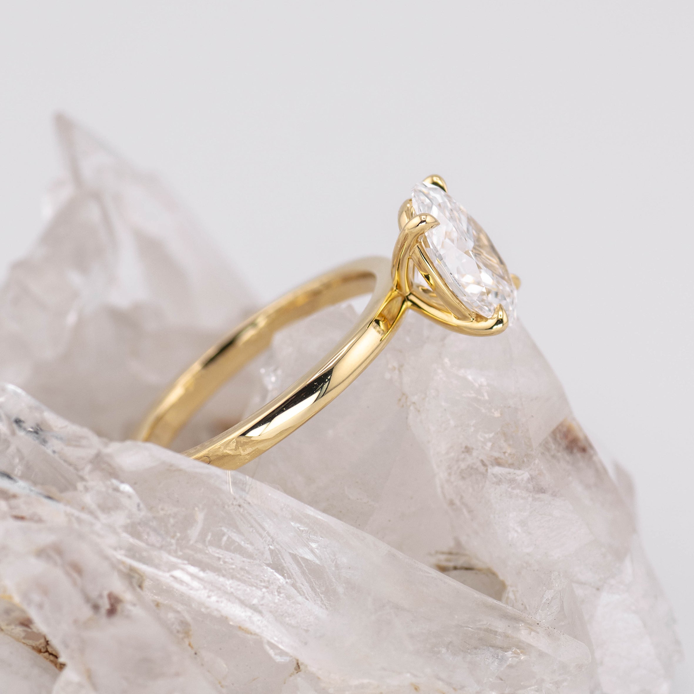 (Ready to Ship Size N) - Kate 2.0 – 4 Claw 2.08ct D VVS2 Oval Solitaire in 18k Yellow Gold