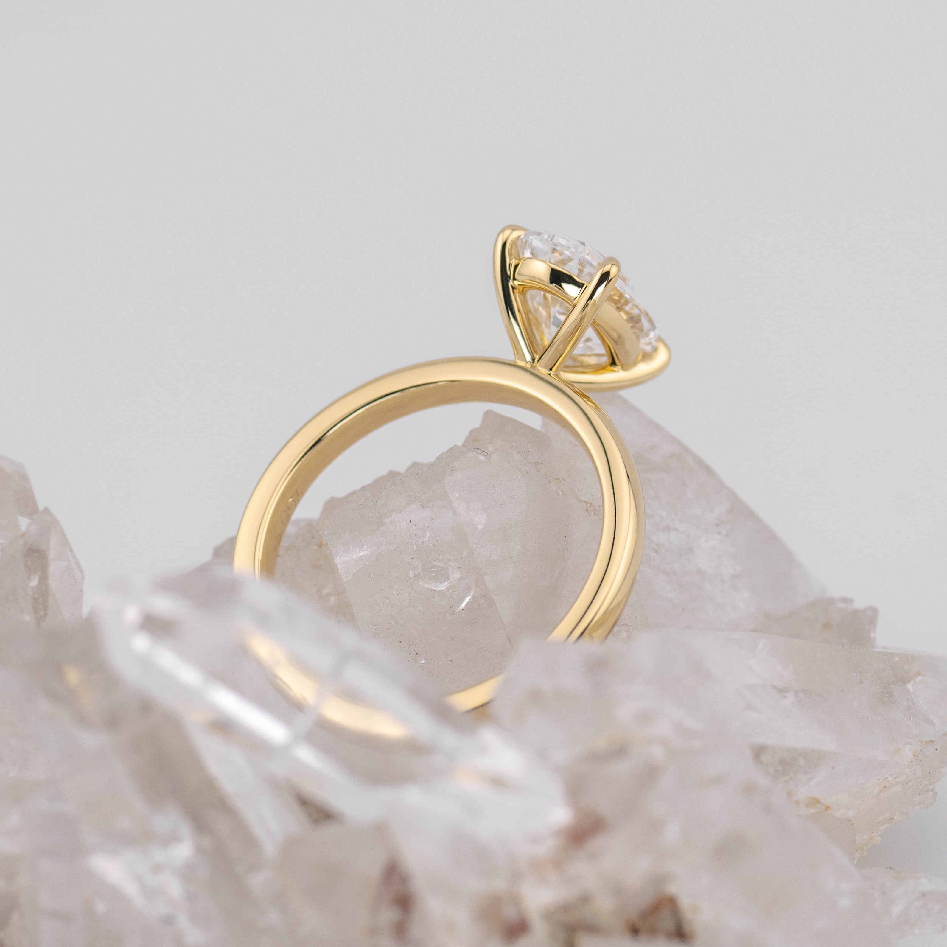 Michael - (Ready to Ship Size L) - Oval Kate 2.0 – 4 Claw 2.06ct D VVS2 Solitaire in 18k Yellow Gold