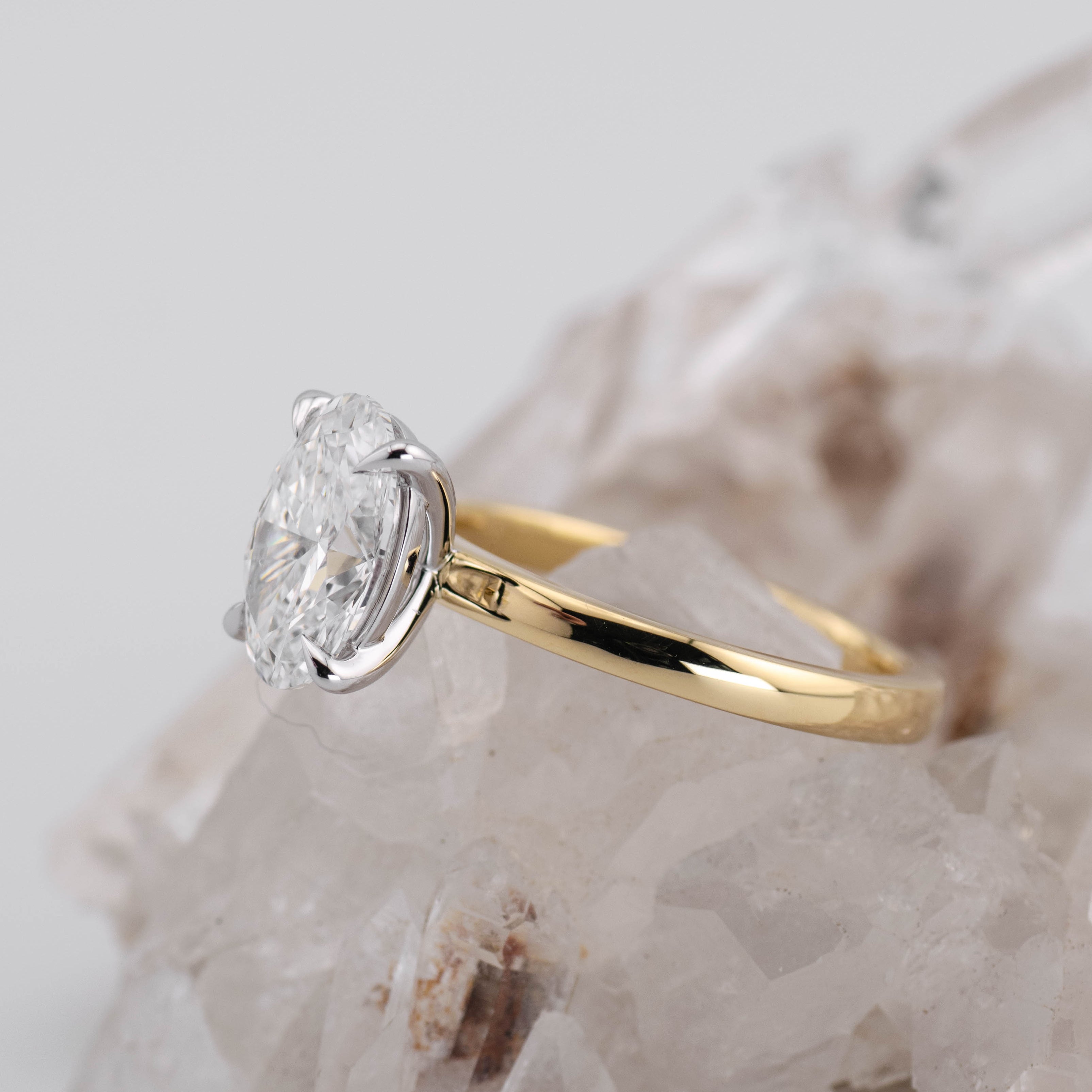 (Ready to Ship Size M) - Kate 2.0 – 4 Claw 2.13ct D VVS2 Oval Solitaire