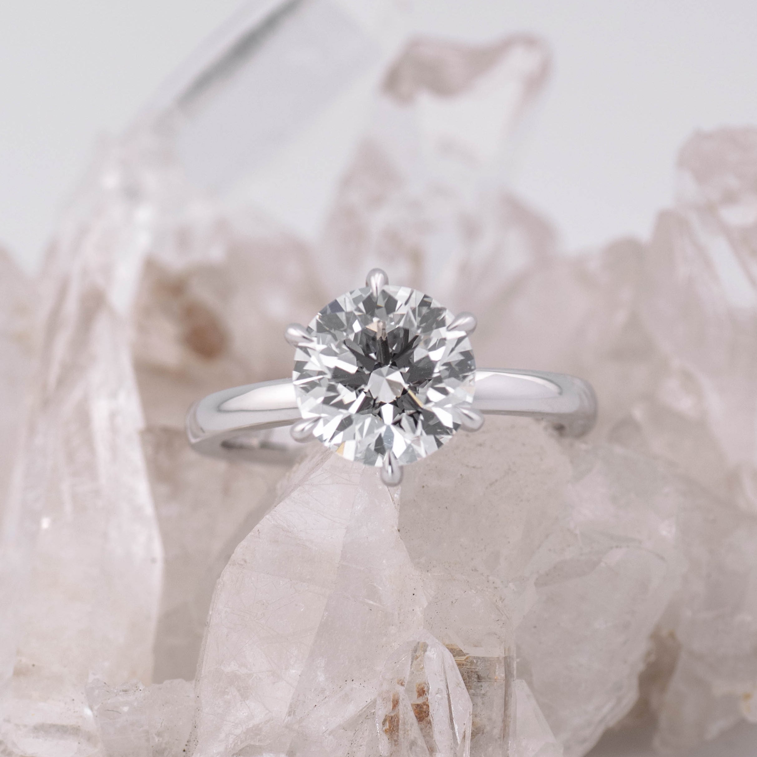 (Ready to Ship Size M) - Billie 2.5 – 6 Claw 2.51ct D VVS2 Round Solitaire 18k White Gold