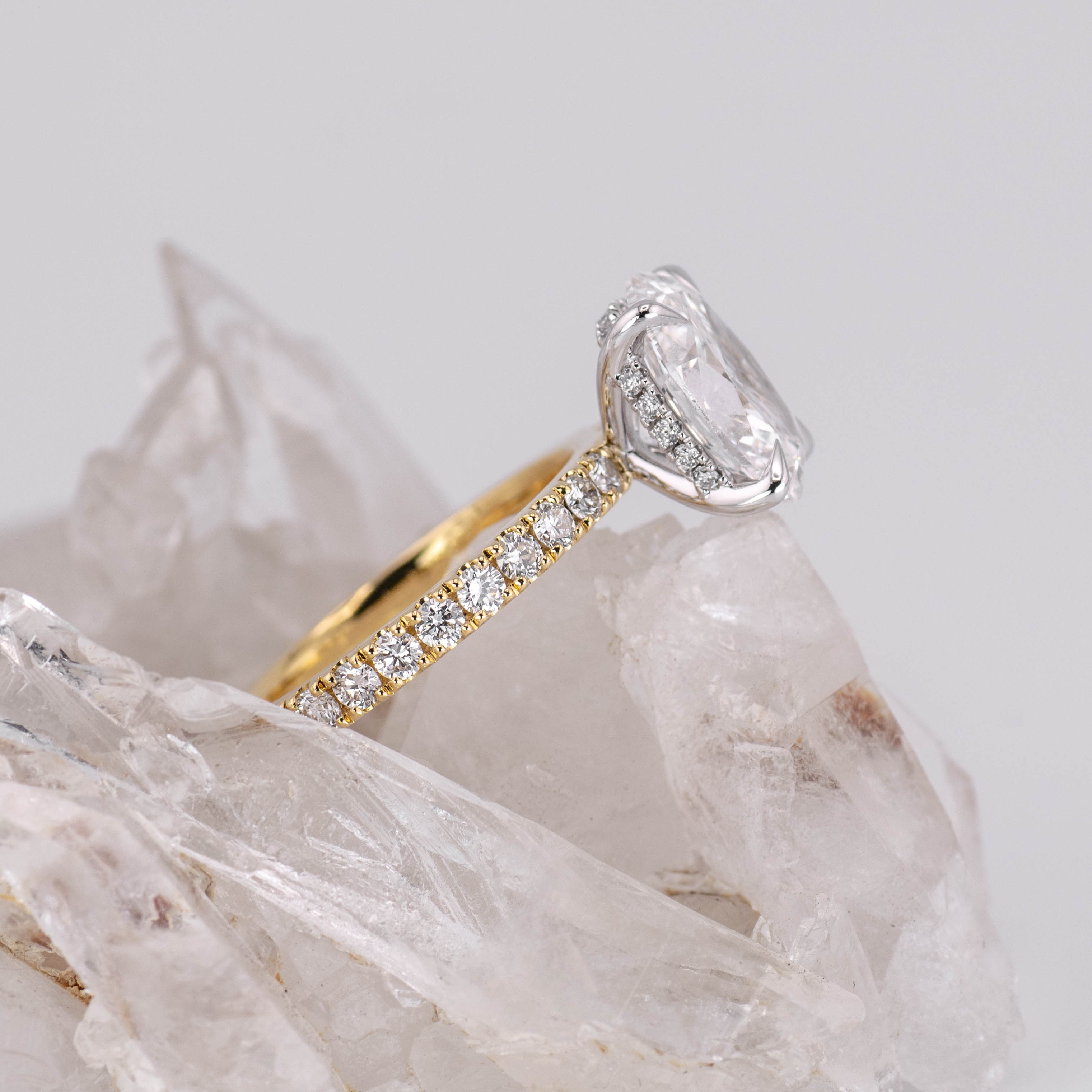 (READY TO SHIP SIZE N) 3.02CT E VVS2 OVAL SOLITAIRE WITH HIDDEN HALO & PAVE BAND 18K 2 TONE GOLD