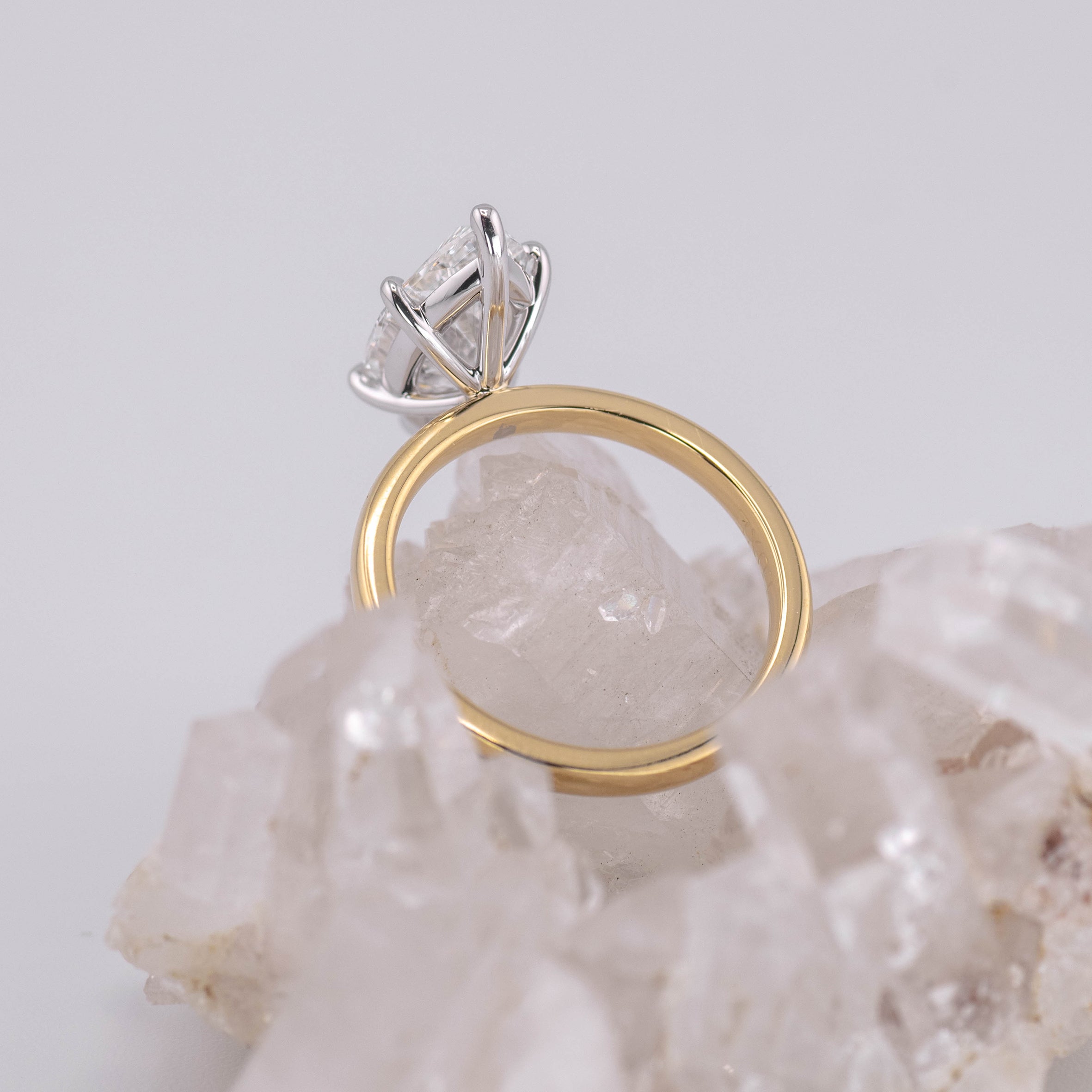 (Ready to Ship Size M) - Milan 3.0 – 6 Claw 3.06ct E VVS2 Marquise Solitaire in Tone 18k Gold