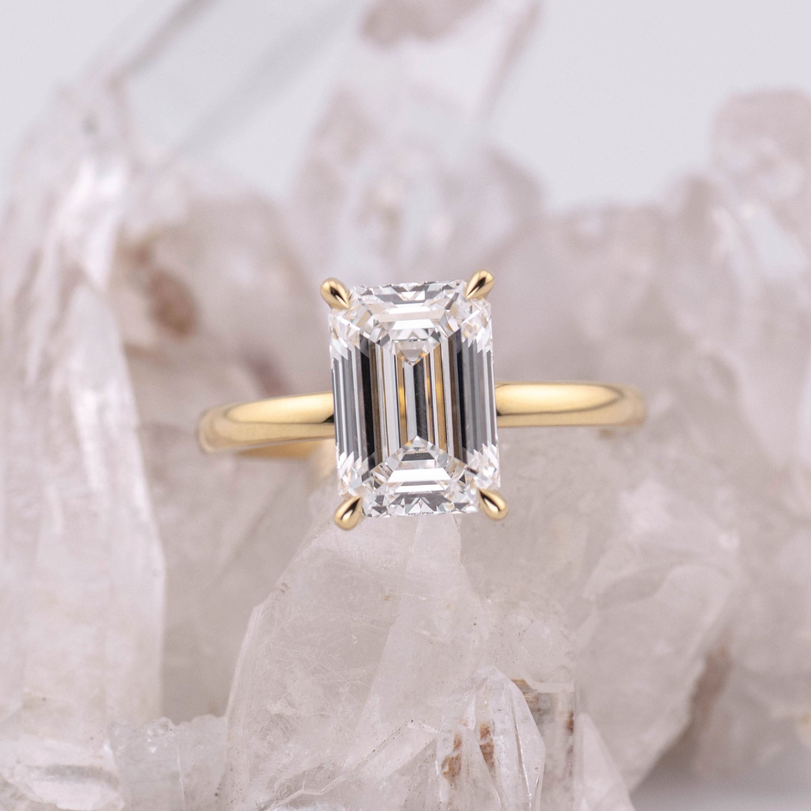 (Ready to Ship Size M) - Emerald Cut Solitaire 3.07t D VVS2 18k Yellow Gold