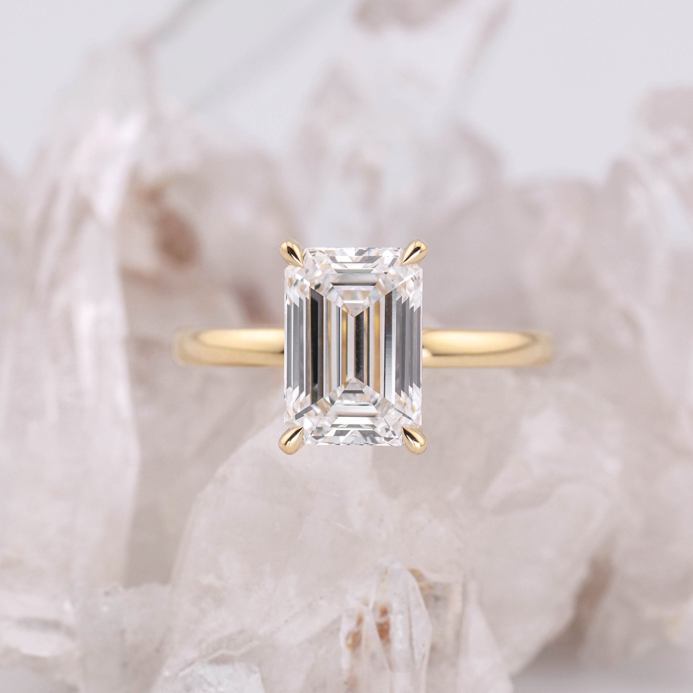 (Ready to Ship Size M) - Emerald Cut Solitaire 3.07t D VVS2 18k Yellow Gold