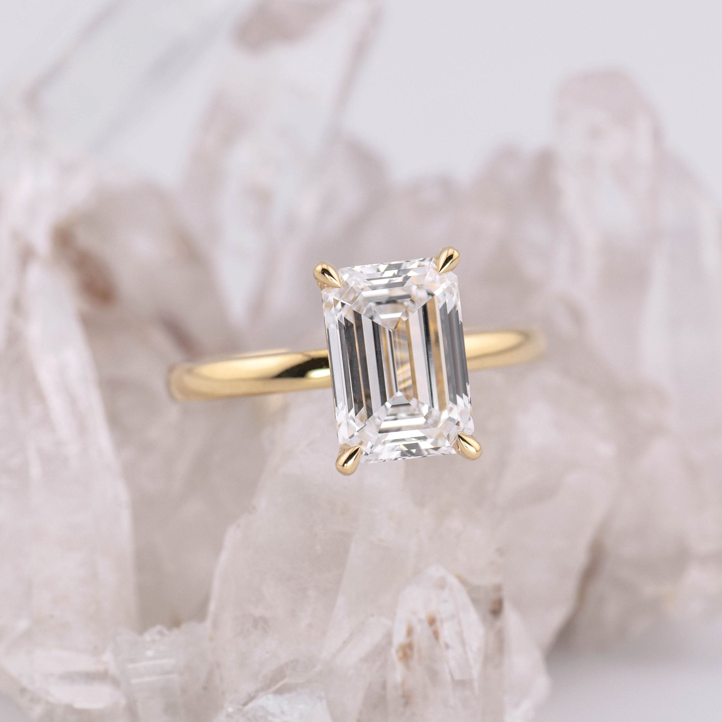(Ready to Ship Size M) - Emerald Cut Solitaire 3.07t D VVS2 18k Yellow Gold