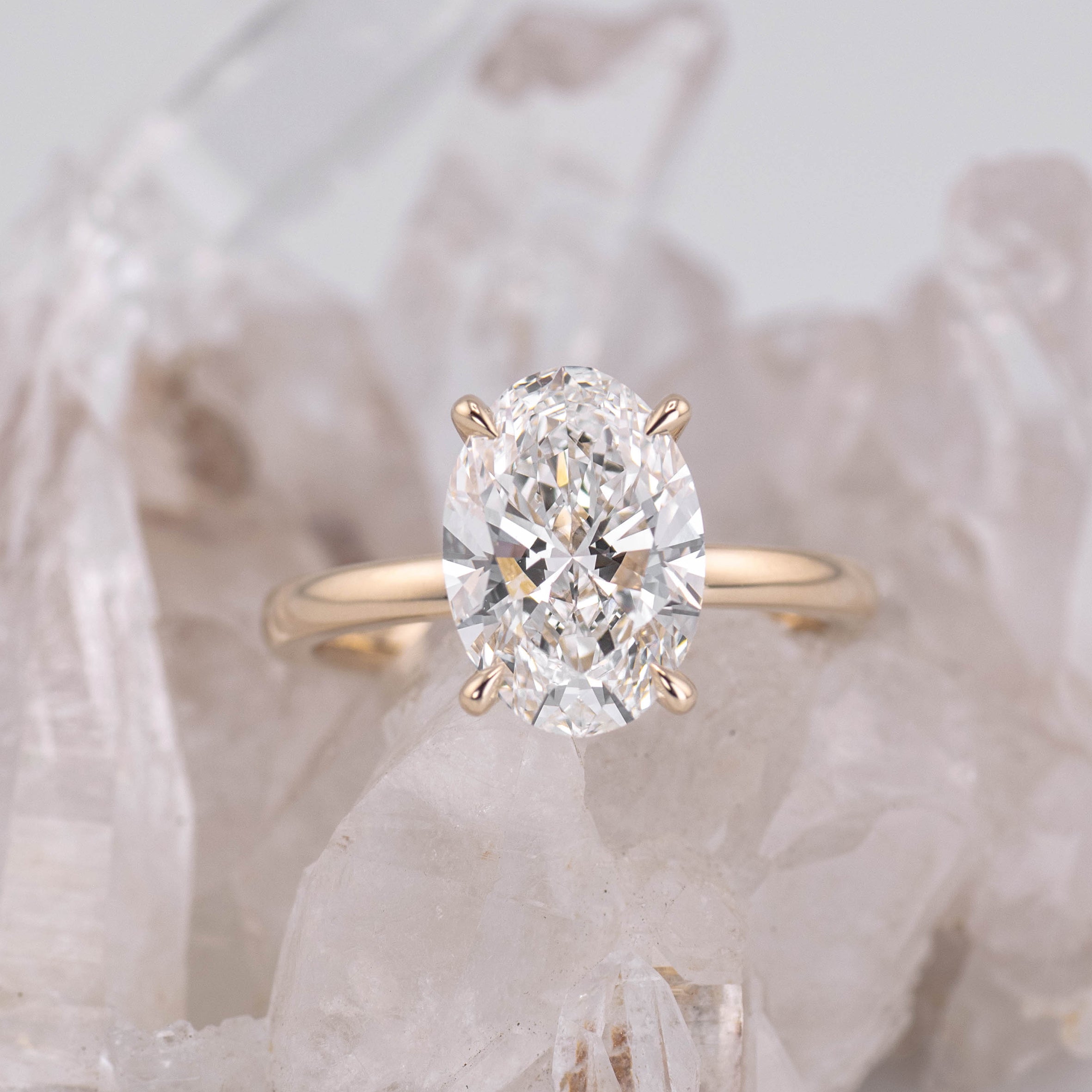 (Ready to Ship Size M) - Kate 3.0 – 4 Claw 3.09ct E VVS2 Oval Solitaire in 9k Yellow Gold