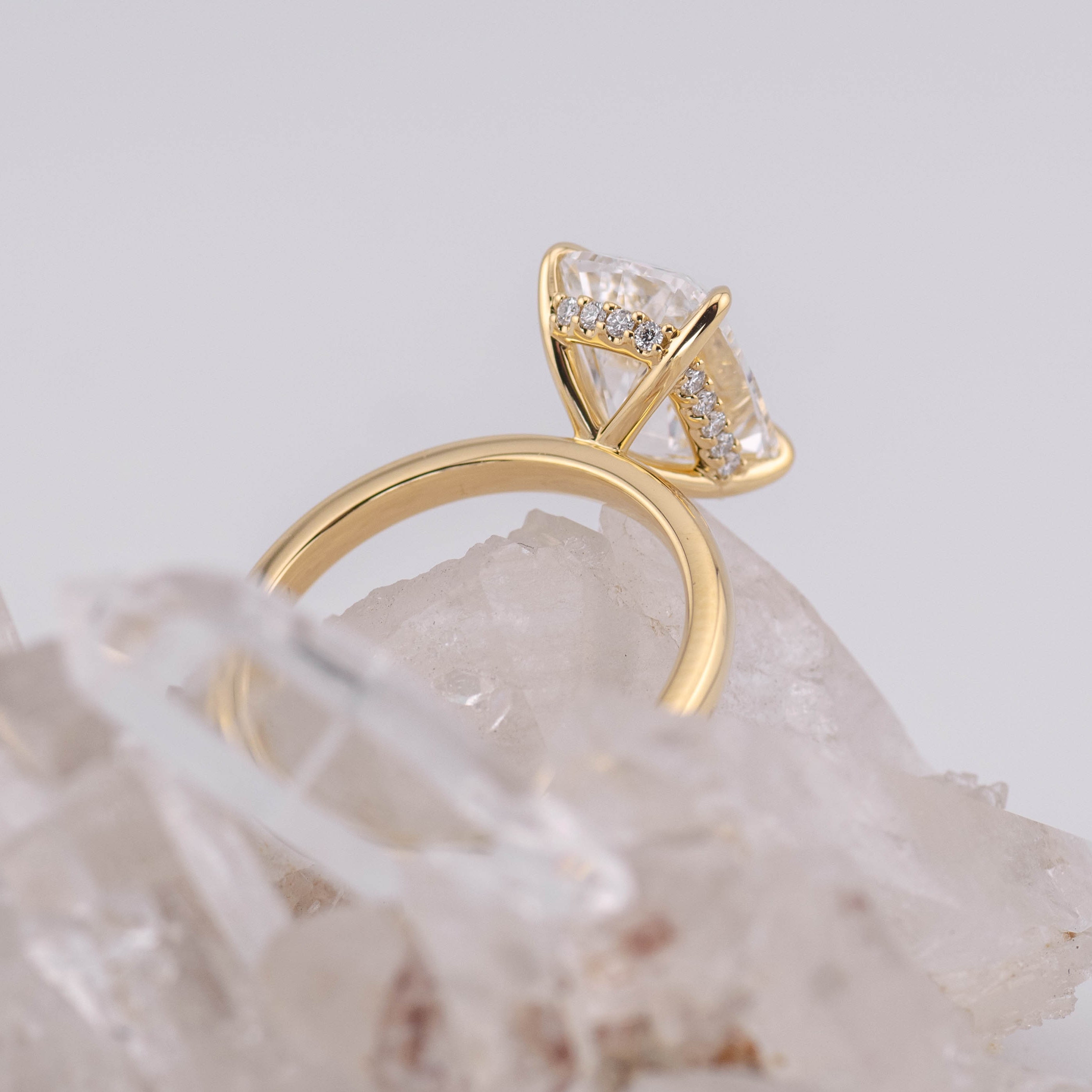 (Ready to Ship Size M) - 3.77ct Old Mine D VVS2 Solitaire with Hidden Halo 18k