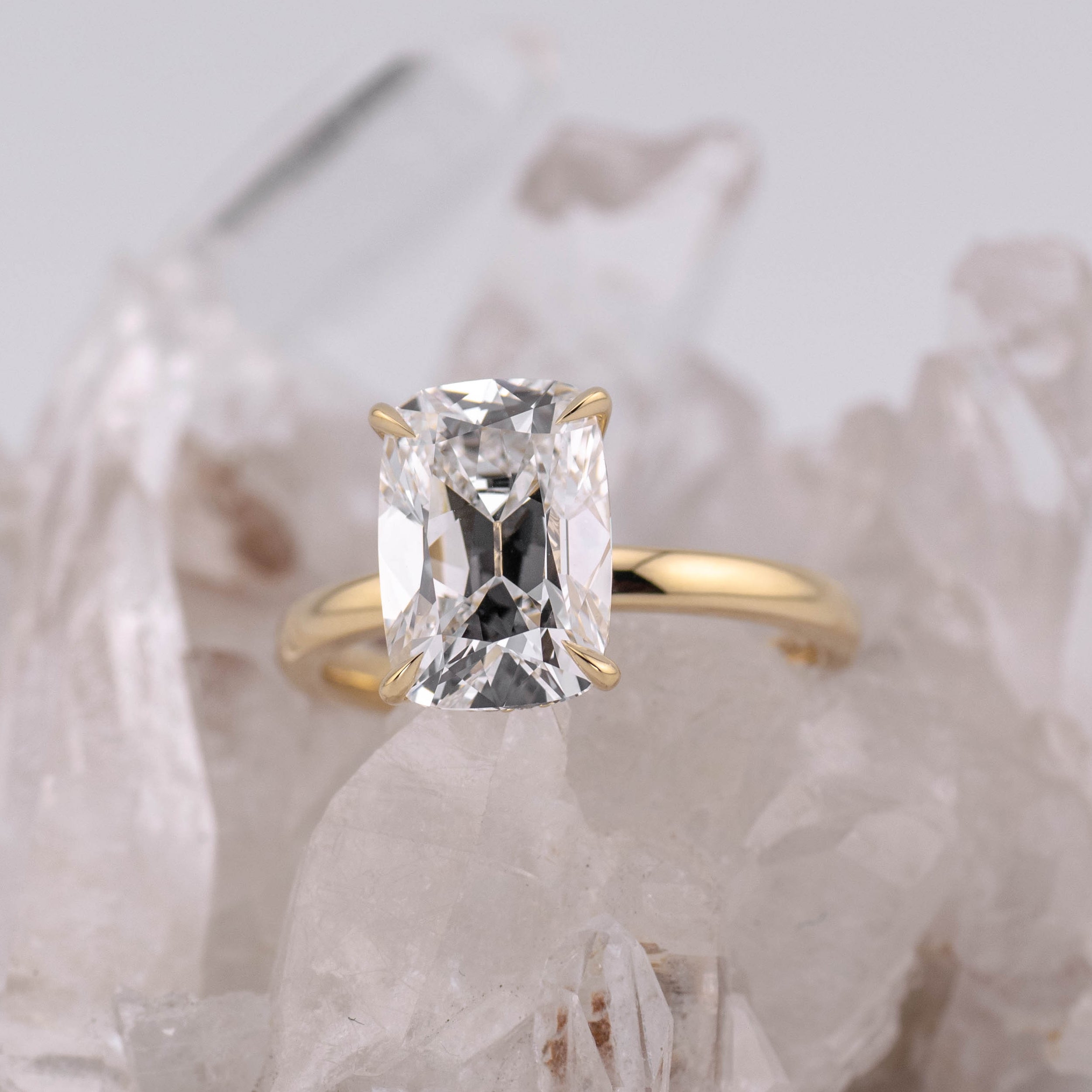 (Ready to Ship Size M) - 3.77ct Old Mine D VVS2 Solitaire with Hidden Halo 18k