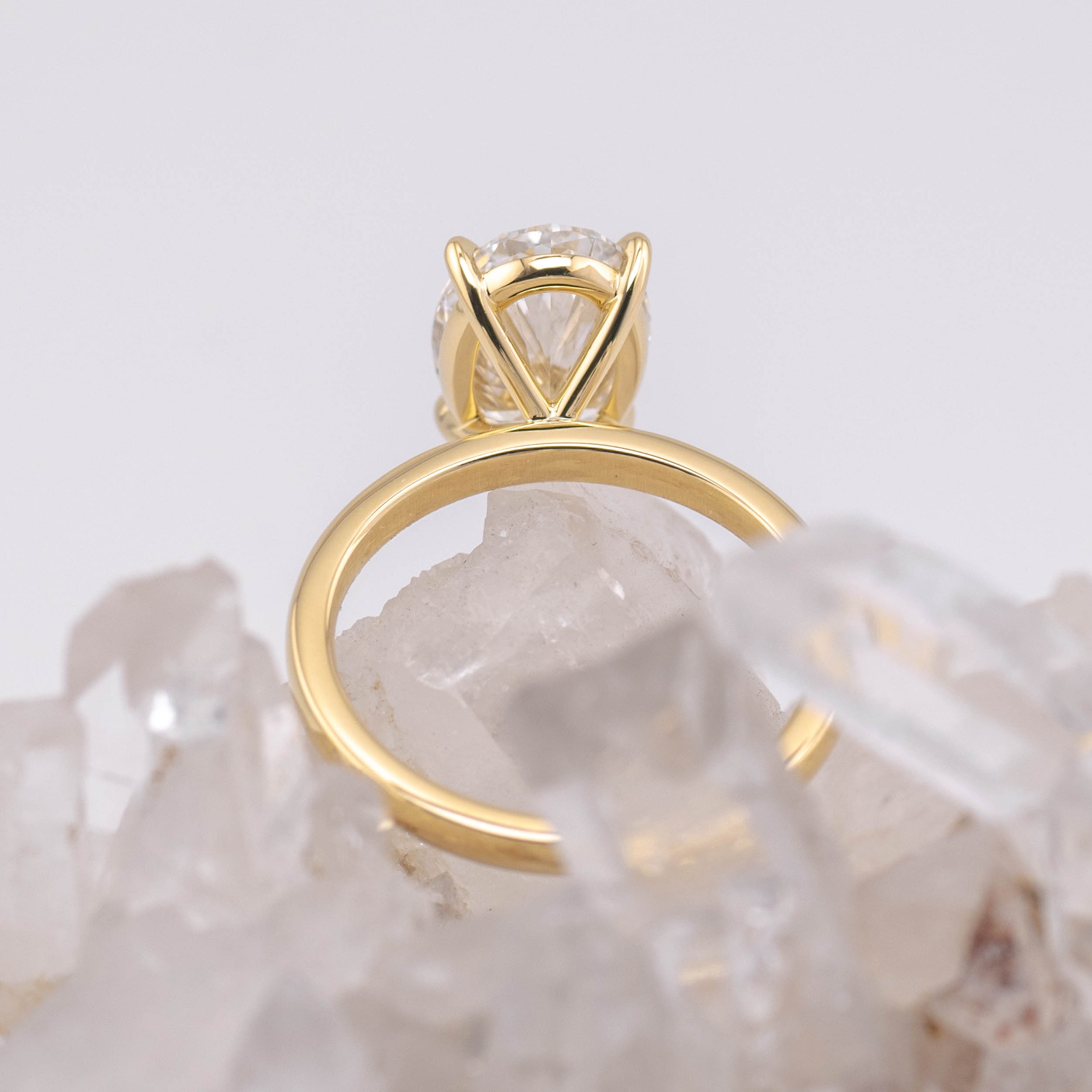 (Ready to Ship Size M) - Oval Solitaire 4.08ct E VVS2 in 18k Yellow Gold