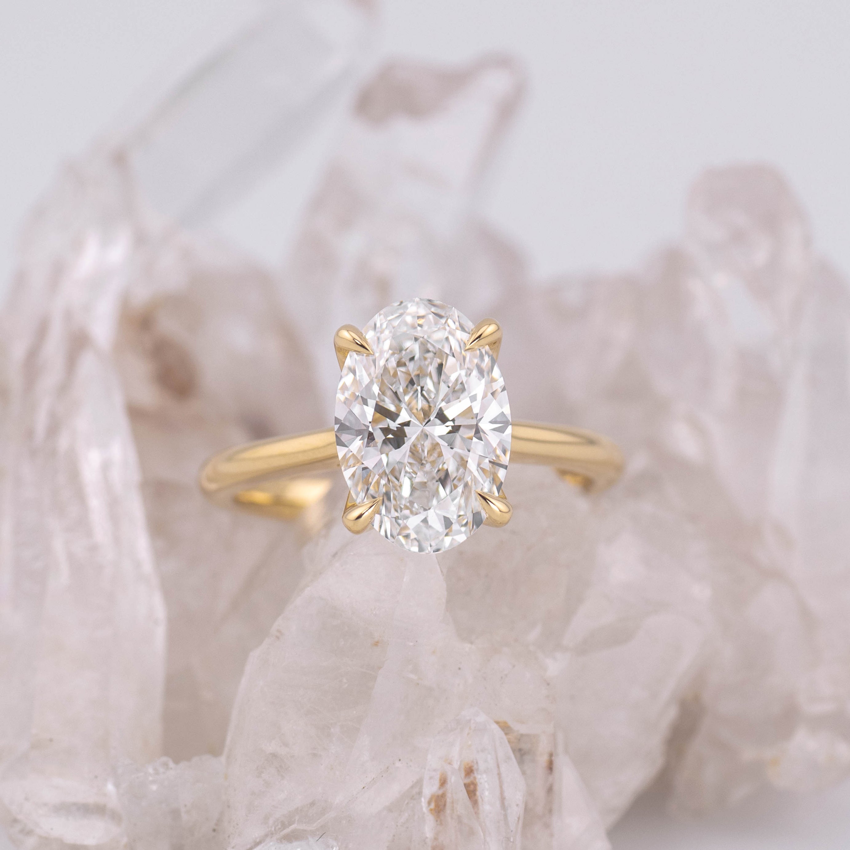 (Ready to Ship Size M) - Oval Petal 3.0 – 4 Claw Petal Basket 3.00ct E VVS2 Oval Solitaire in 18k Yellow Gold