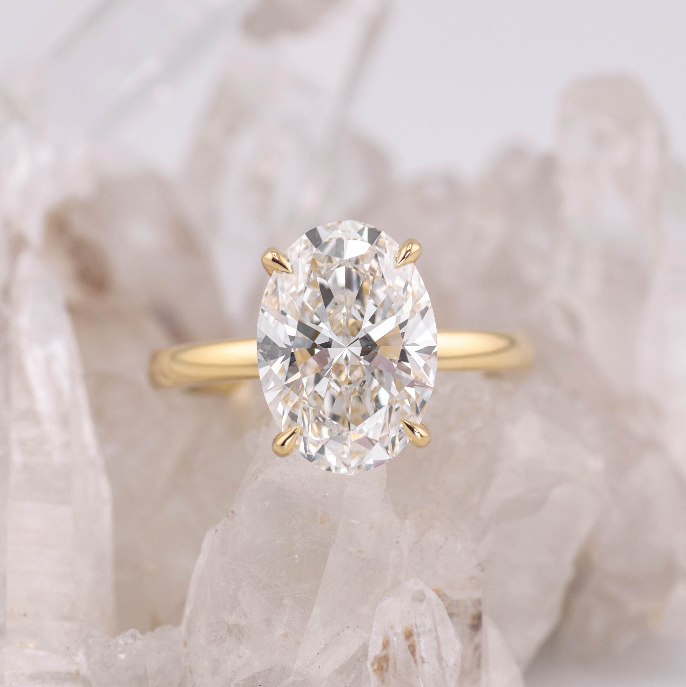(Ready to Ship Size M) - Kate 4.0 – 4 Claw 4.10ct E VVS2 Oval Solitaire in 18k Yellow Gold
