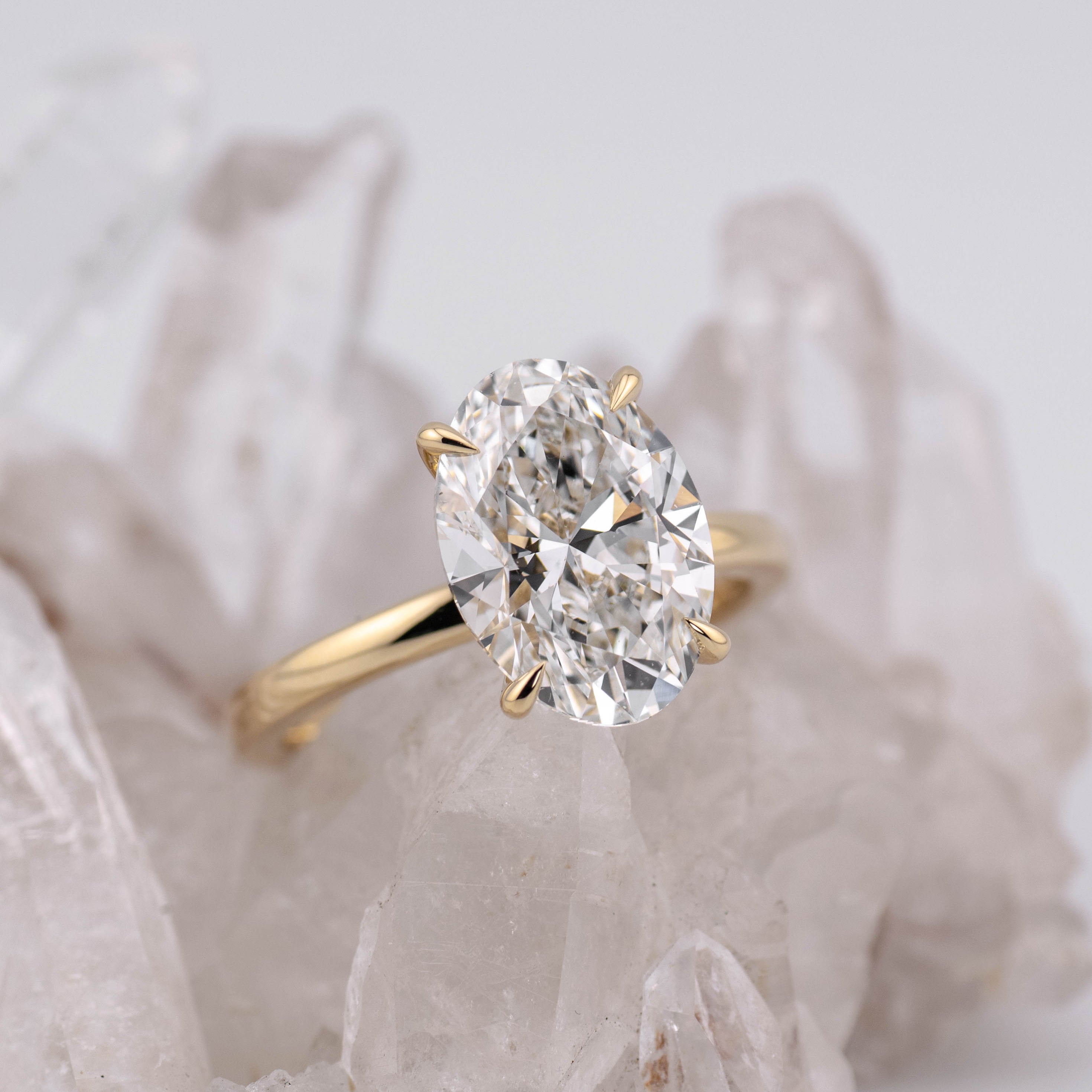 (Ready to Ship Size M) - Oval Solitaire 4.07ct F VVS2 in 18k Yellow Gold