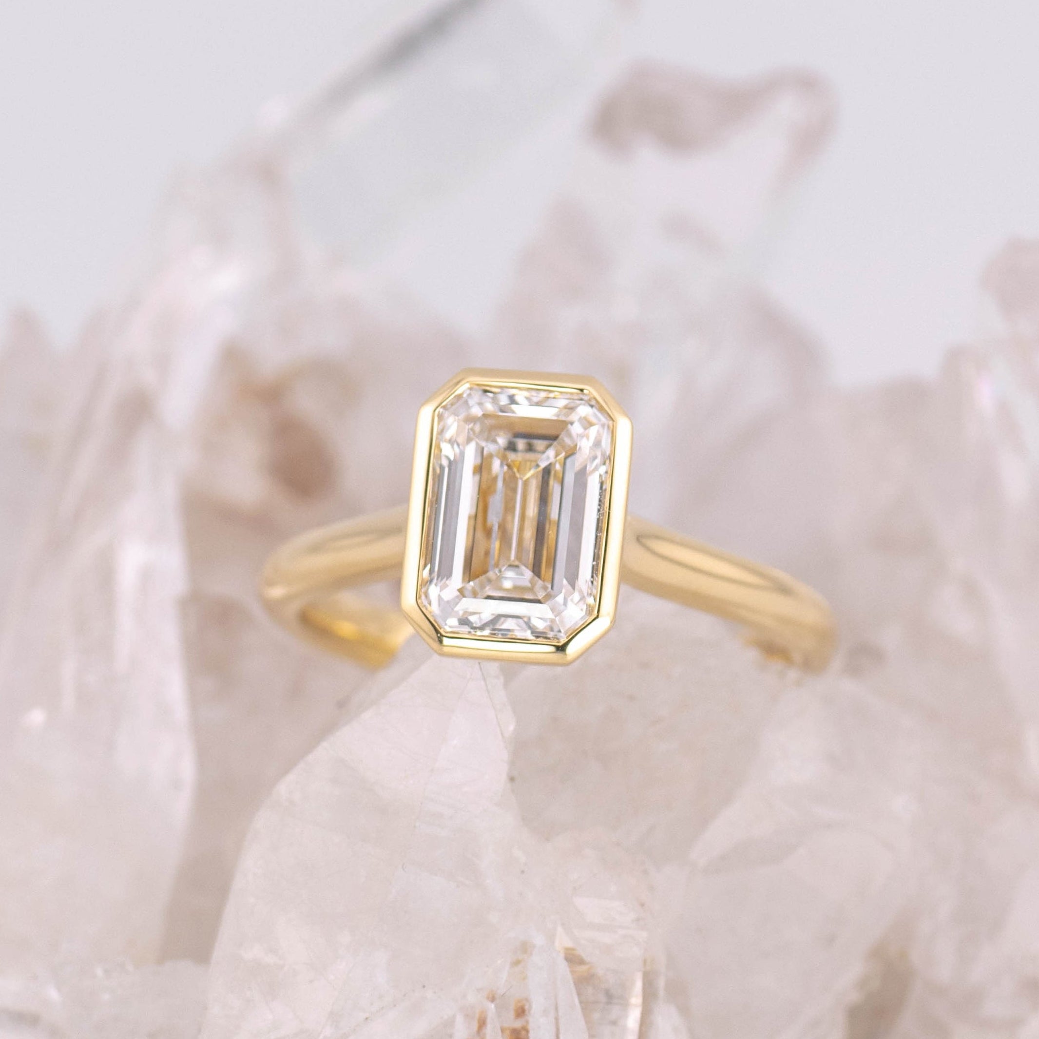 (Ready to Ship Size M) -Bezel Emerald Solitaire 2.09ct D VVS2 in 18k Yellow Gold