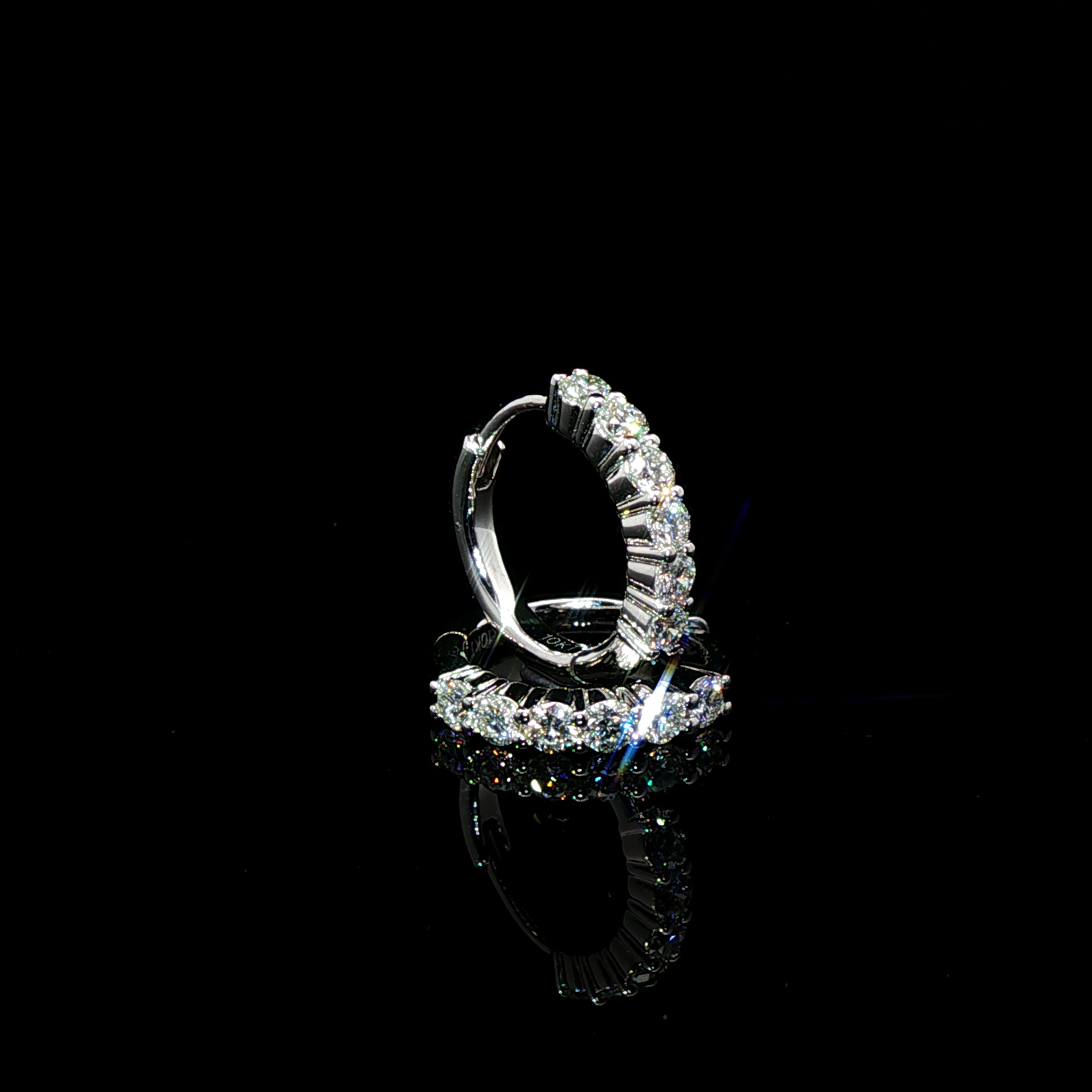 (Ready to Ship) 0.5tcw 10k White Gold Lab Diamond Huggies