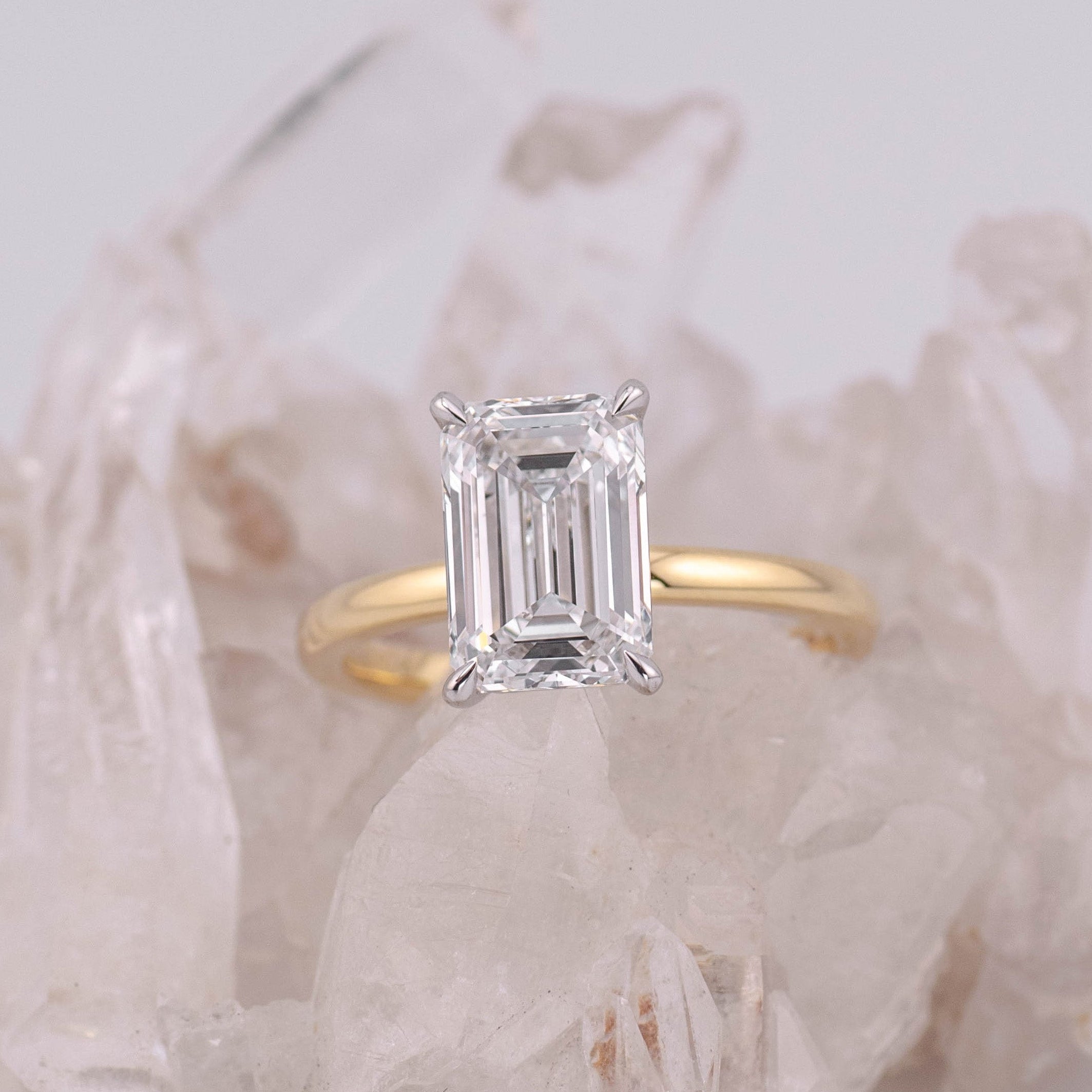 (Ready to Ship Size M) - Emerald Cut Solitaire 3.07ct D VVS2 18k Yellow Gold