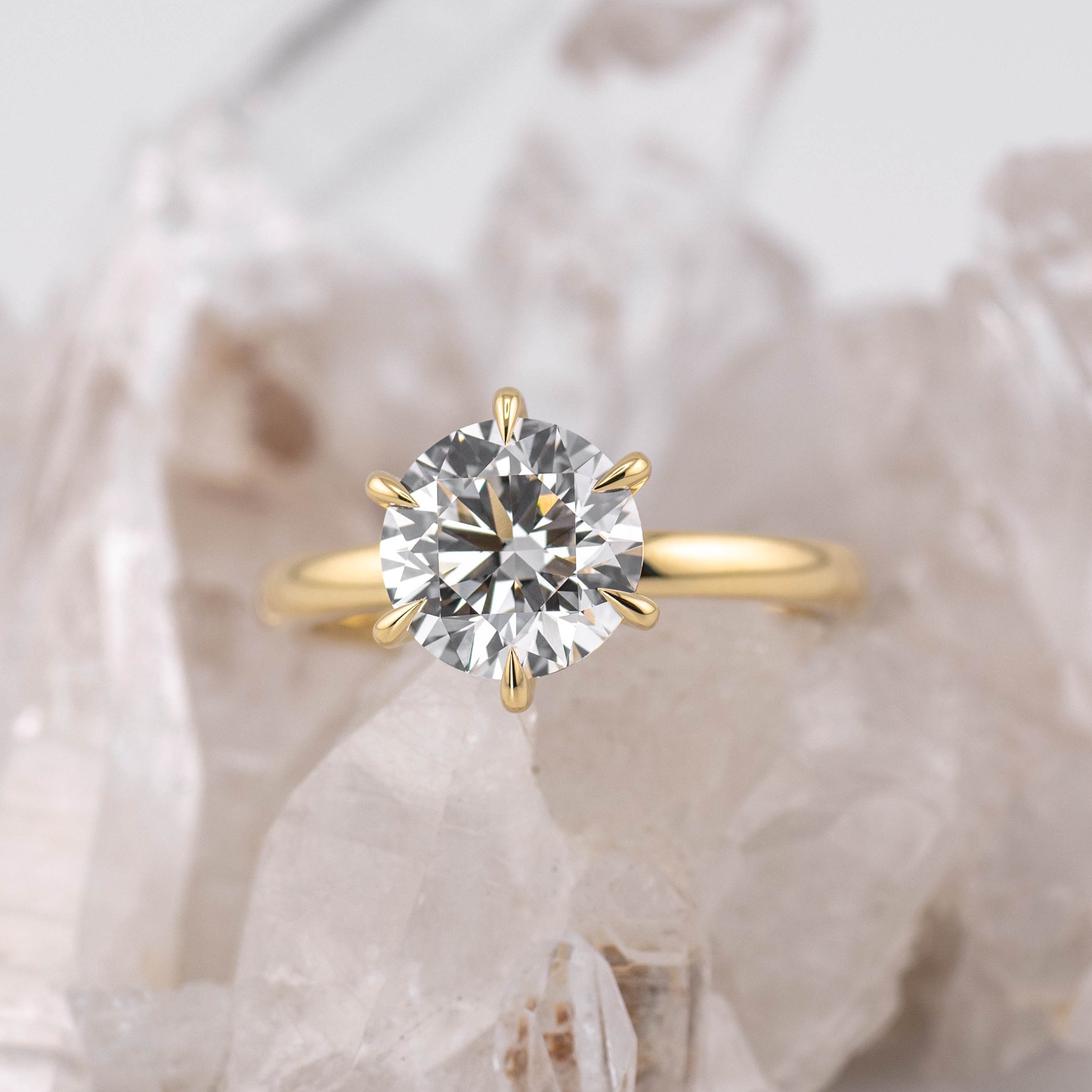 (Ready to Ship Size M) - Billie 2.0 – 6 Claw 2.23ct E VVS2 Round Solitaire 18k Yellow Gold (Hearts & Arrows)