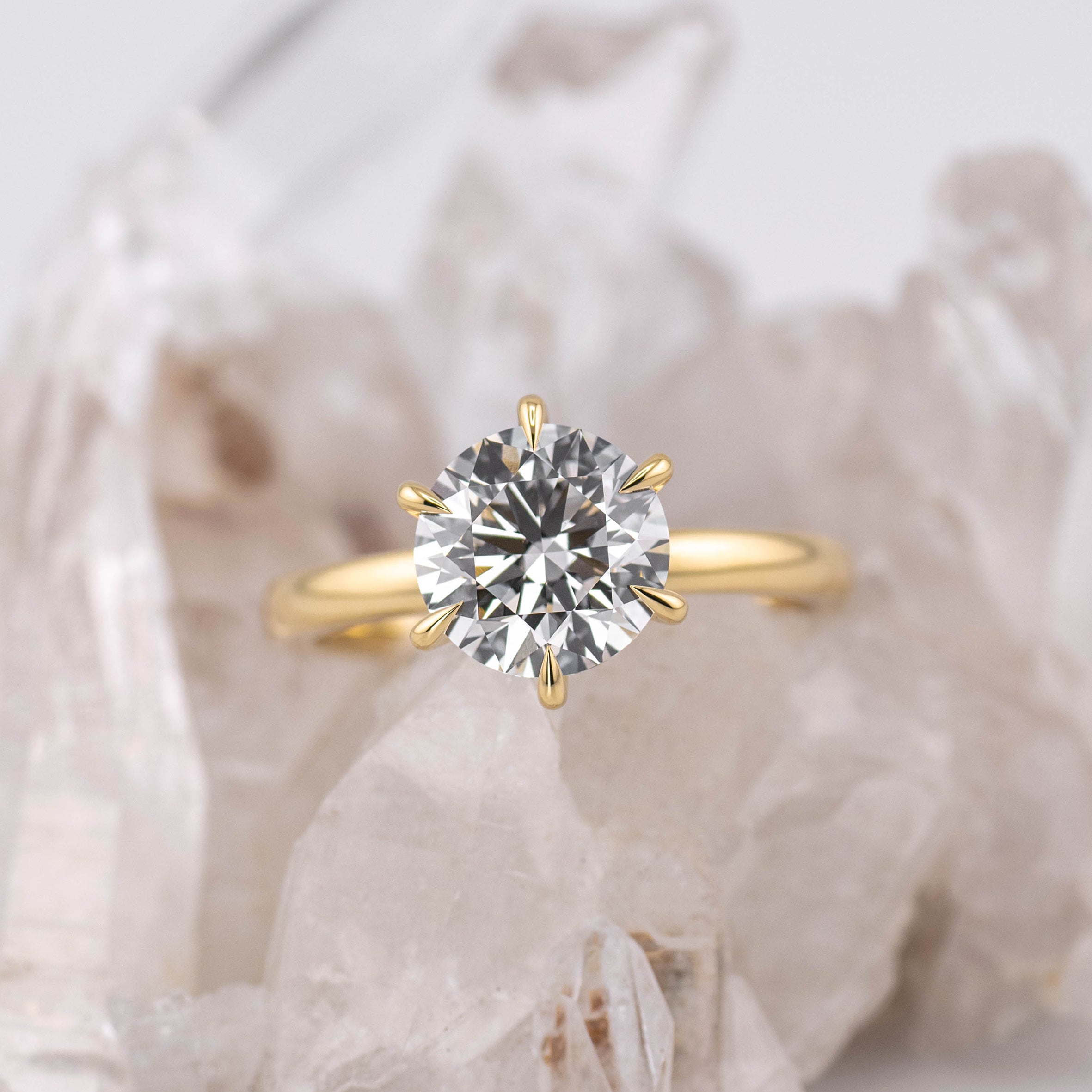 (Ready to Ship Size M) - Billie 2.0 – 6 Claw 2.23ct E VVS2 Round Solitaire 18k Yellow Gold (Hearts & Arrows)