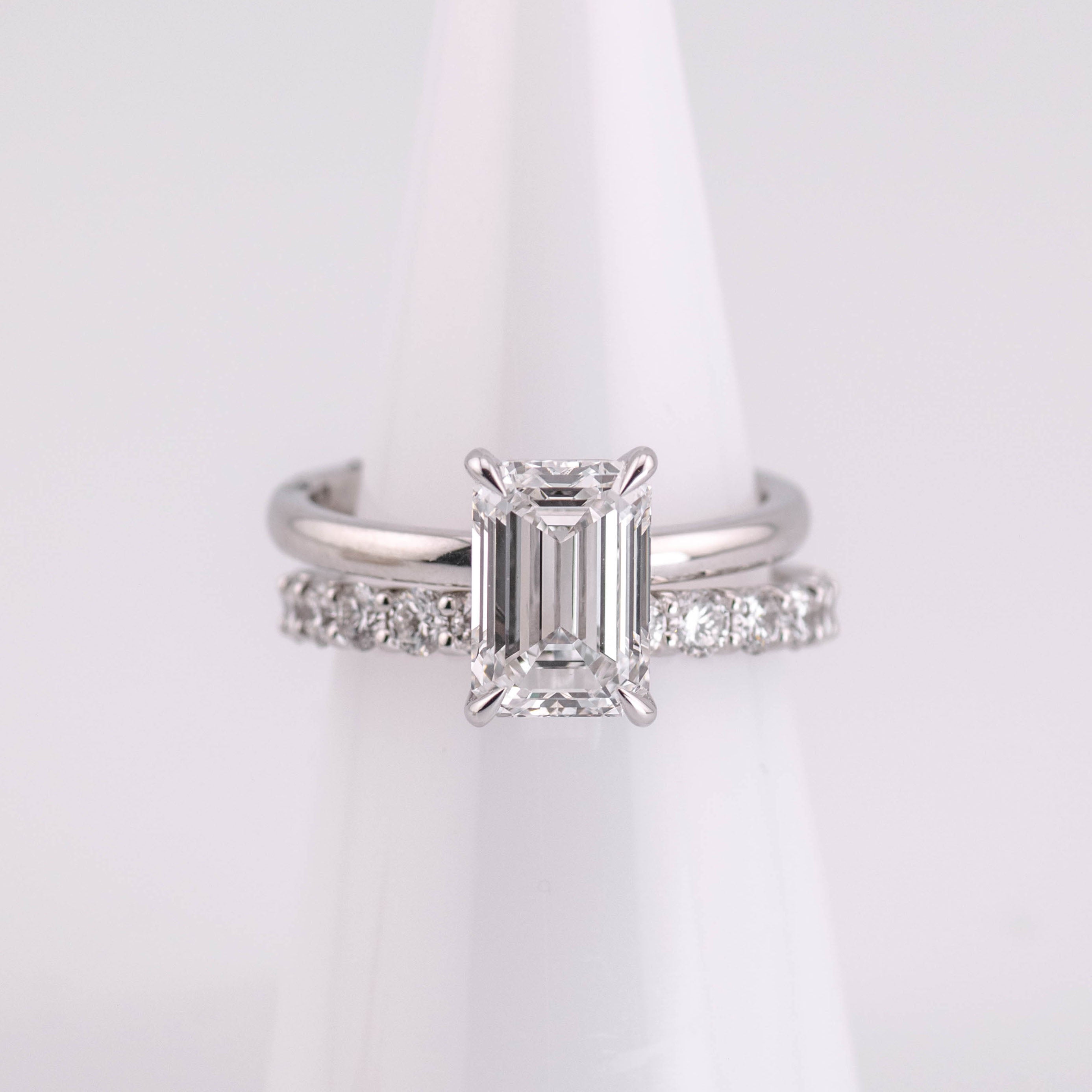 (Ready to Ship Size M) Madison 1/2 2.5mm Wedding/Eternity Band in 18k White Gold