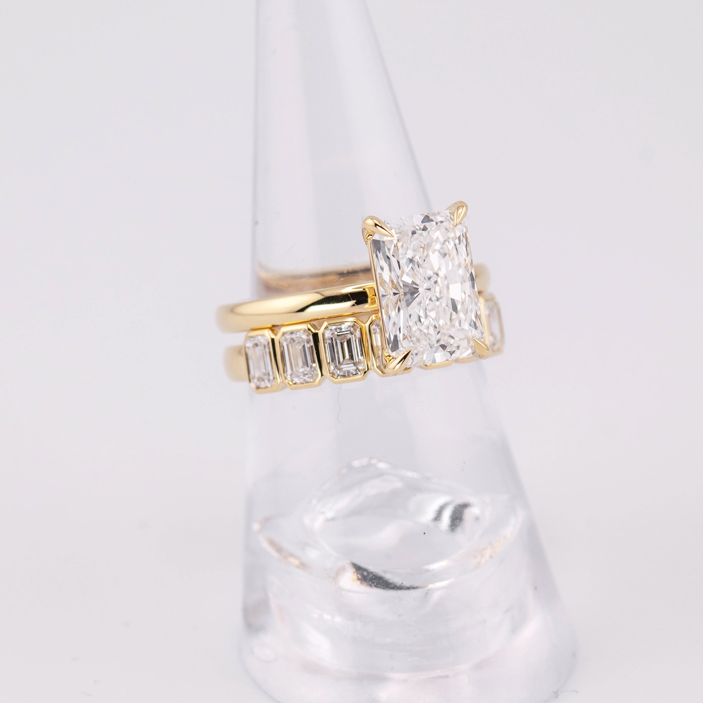 (Ready to Ship M) Willow 1/2 Band North/South Emerald Bezel Set Wedding/Eternity Ring 18k Yellow Gold