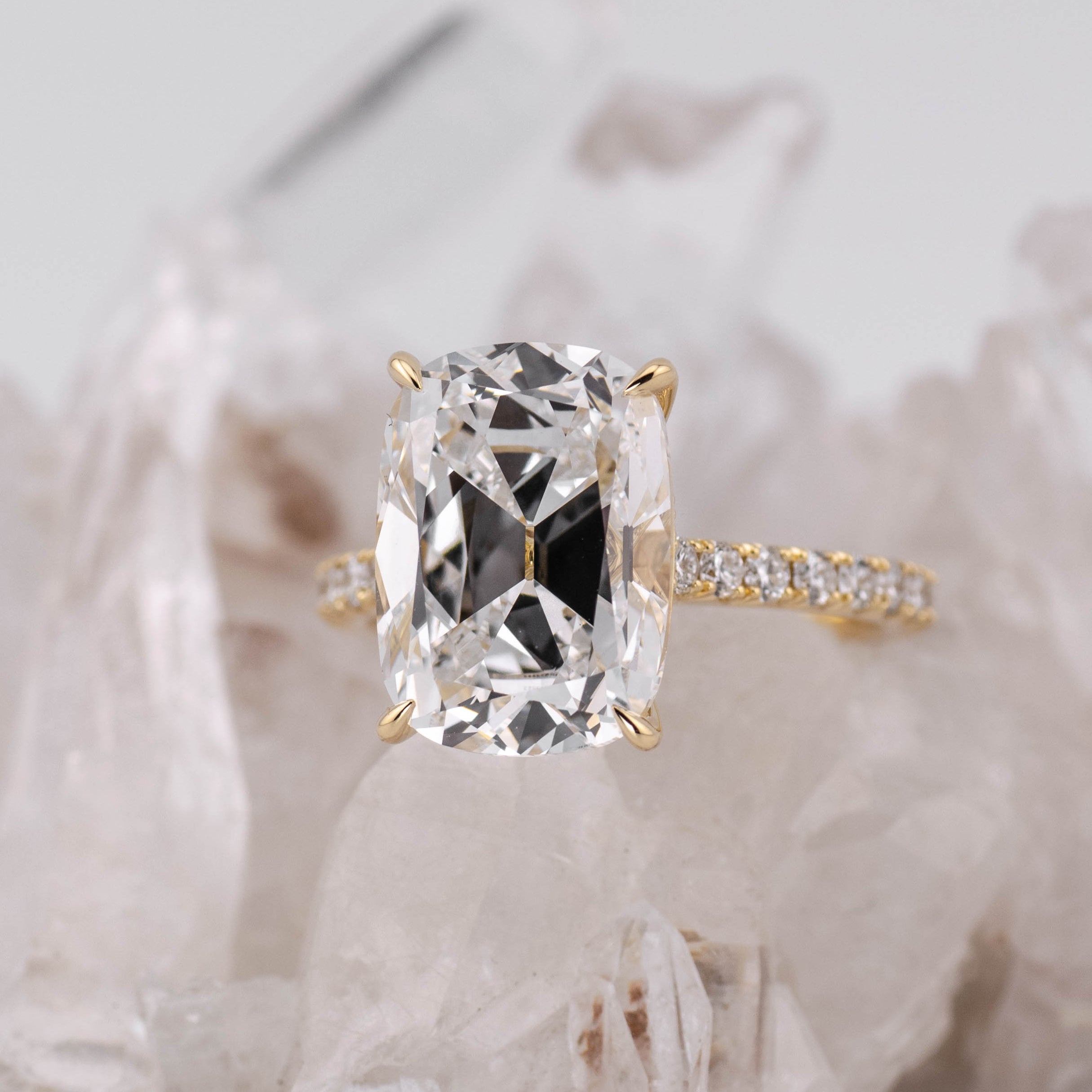 (Ready to Ship Size M) - 7.08ct Old Mine E VVS2 Solitaire with Hidden Halo & French Pave Band 18k