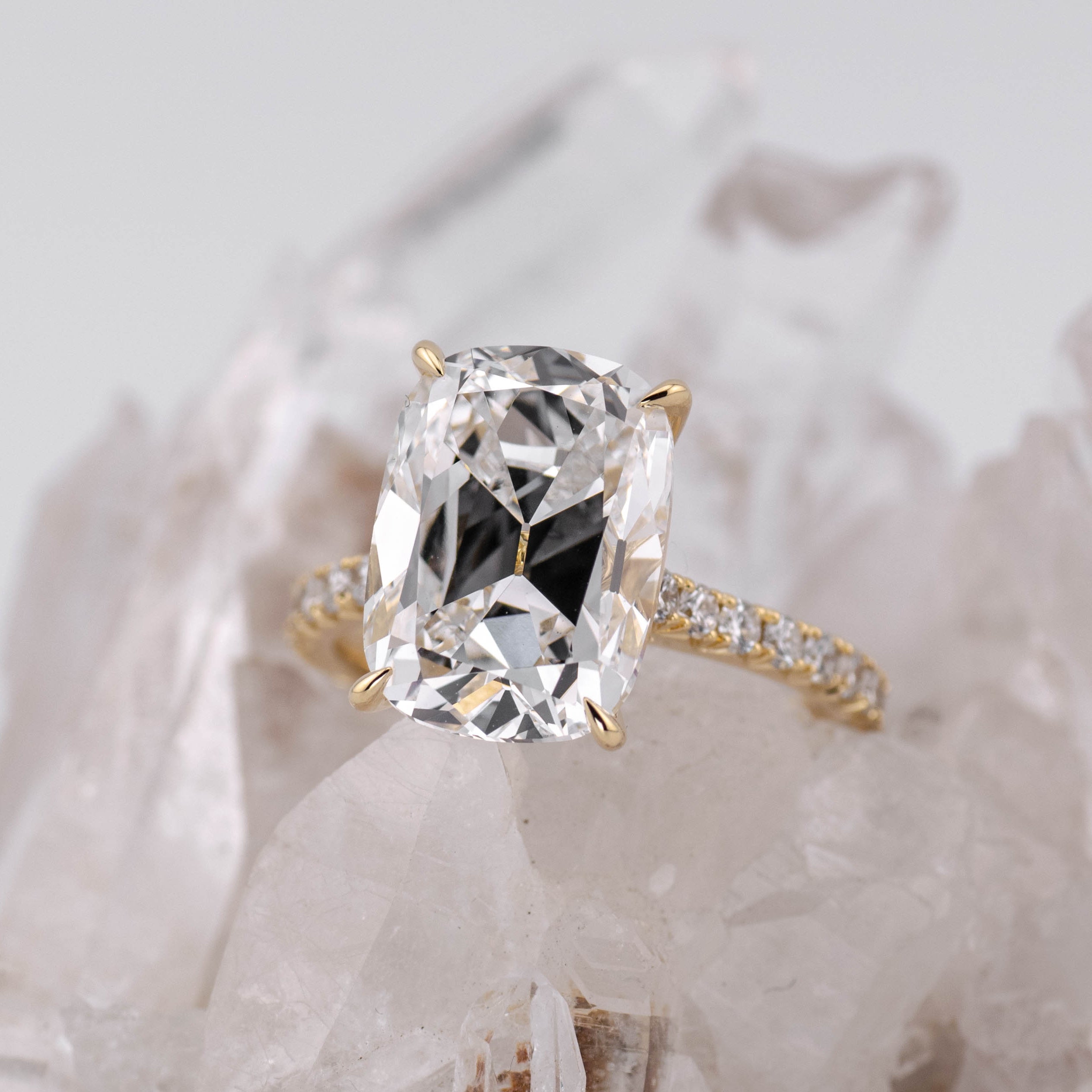 (Ready to Ship Size M) - 7.08ct Old Mine E VVS2 Solitaire with Hidden Halo & French Pave Band 18k