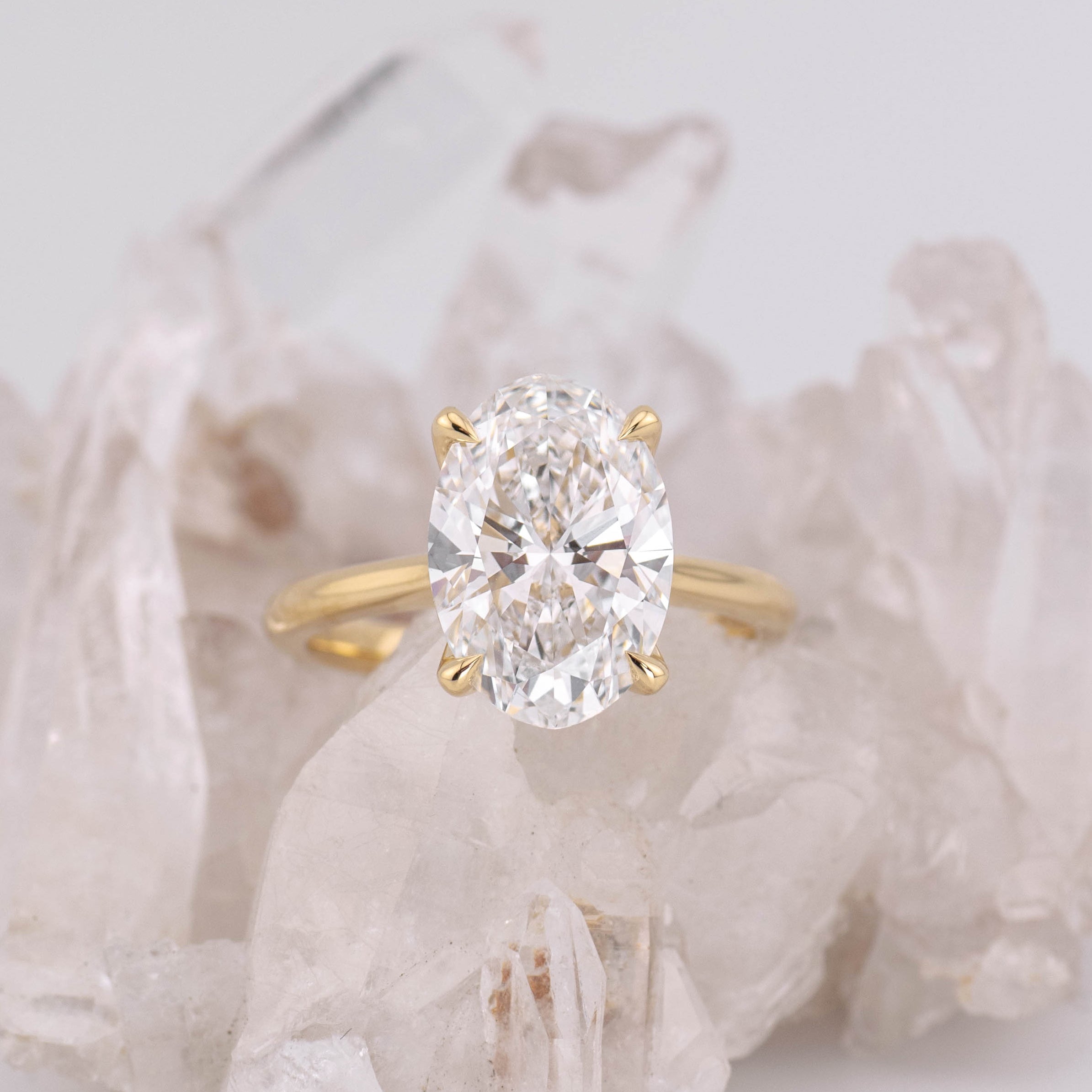 (Ready to Ship Size M) - Oval Petal 4.0 – 4 Claw Petal Basket 4.05ct E VVS2 Oval Solitaire in 18k Yellow Gold
