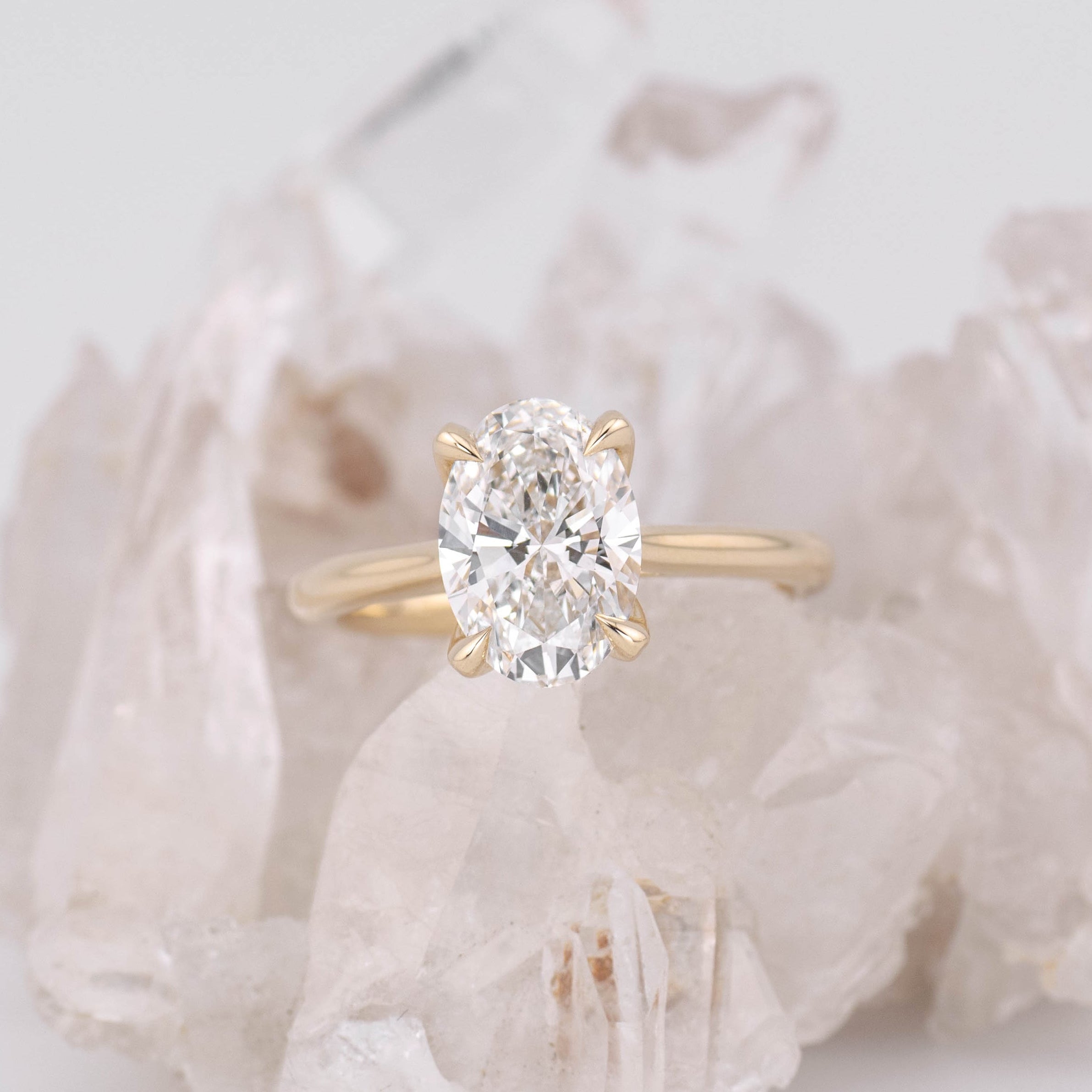 (Ready to Ship Size M) - Oval Petal 2.0 – 4 Claw Petal Basket 2.10ct E VVS2 Oval Solitaire in 9k Yellow Gold