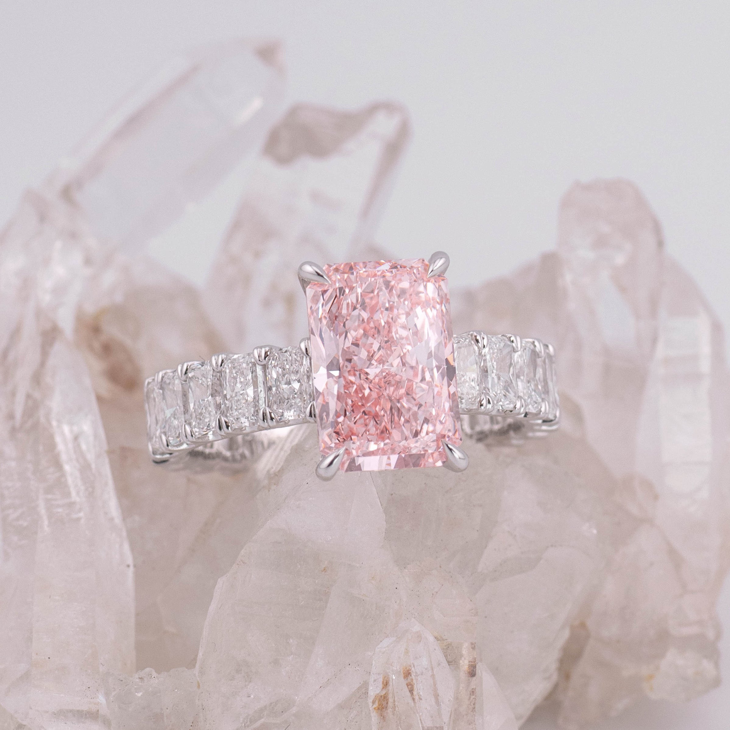 (Ready to Ship Size Q 1/2) Custom 4.01ct Fancy Vivid Pink Lab Diamond Ring in 9k White Gold