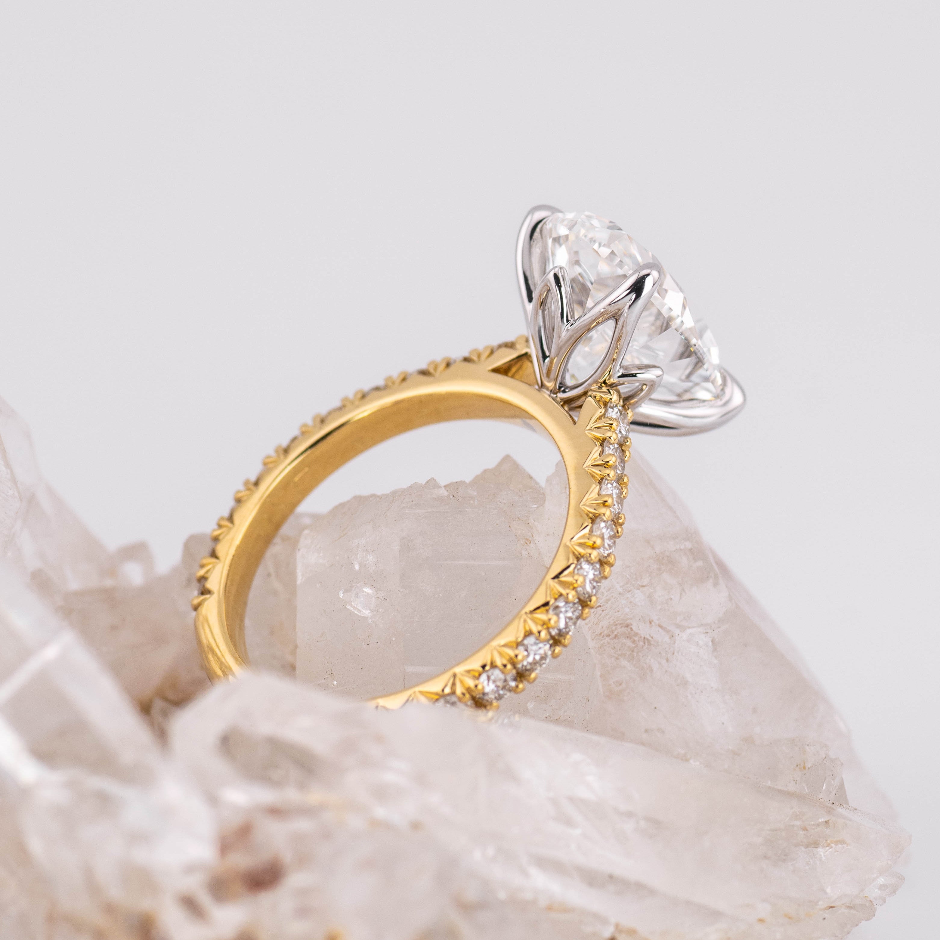 (Ready to Ship Size M) Petal Pave Solitaire – 5.06ct 4 Petal Claw Oval Brilliant E VVS2 in 18k 2 Tone Gold