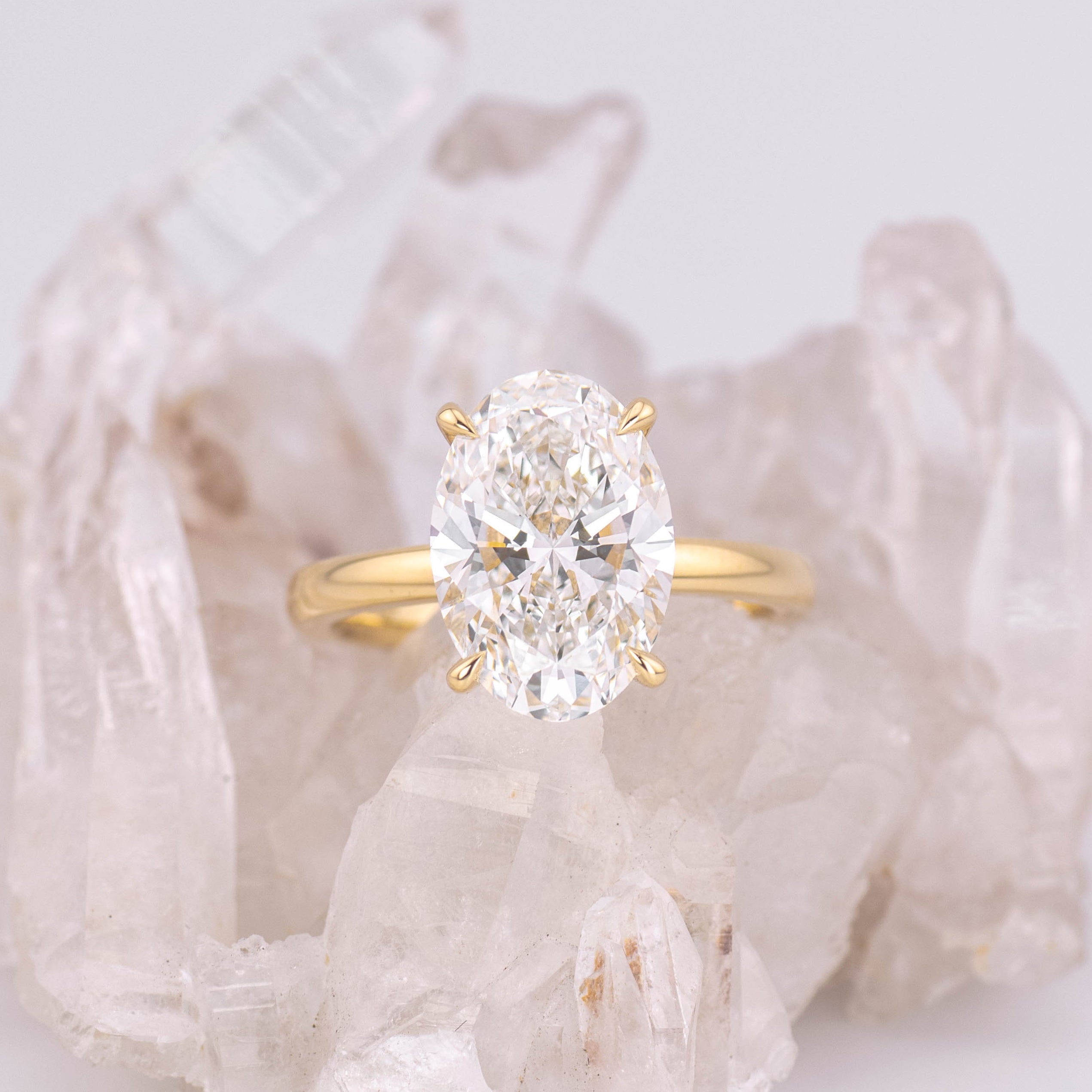 (Ready to Ship Size M) - Kate 4.0 – 4 Claw 4.24ct E VVS2 Oval Solitaire in 18k Yellow Gold