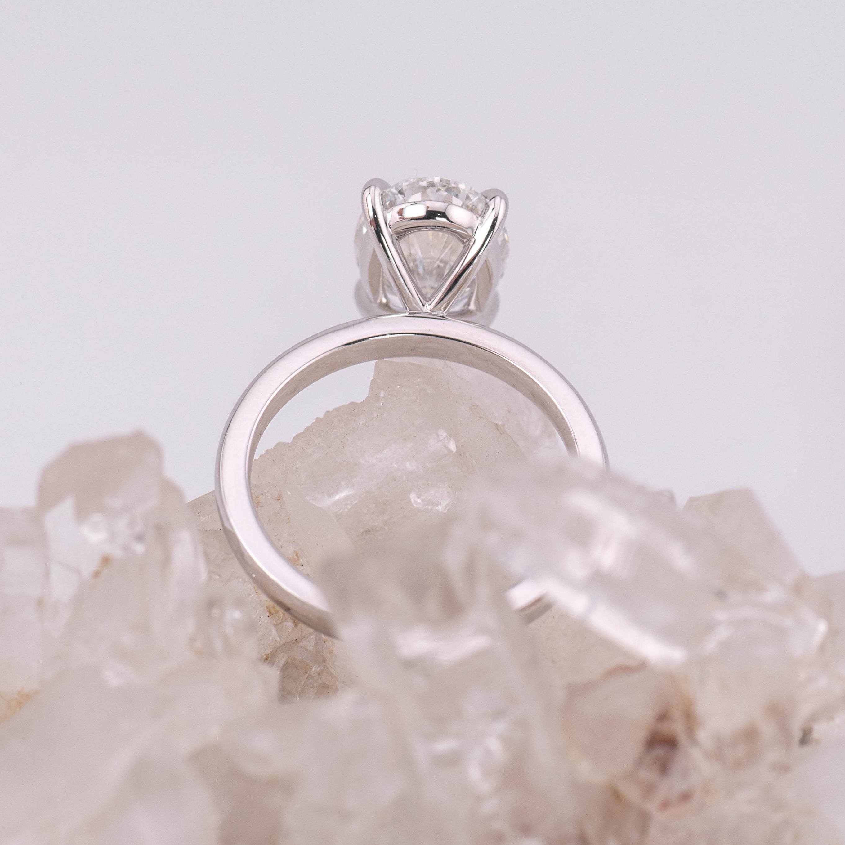 (Ready to Ship Size M) - Kate 3.0 – 4 Claw 3.16ct E VVS2 Oval Solitaire in 18k White Gold
