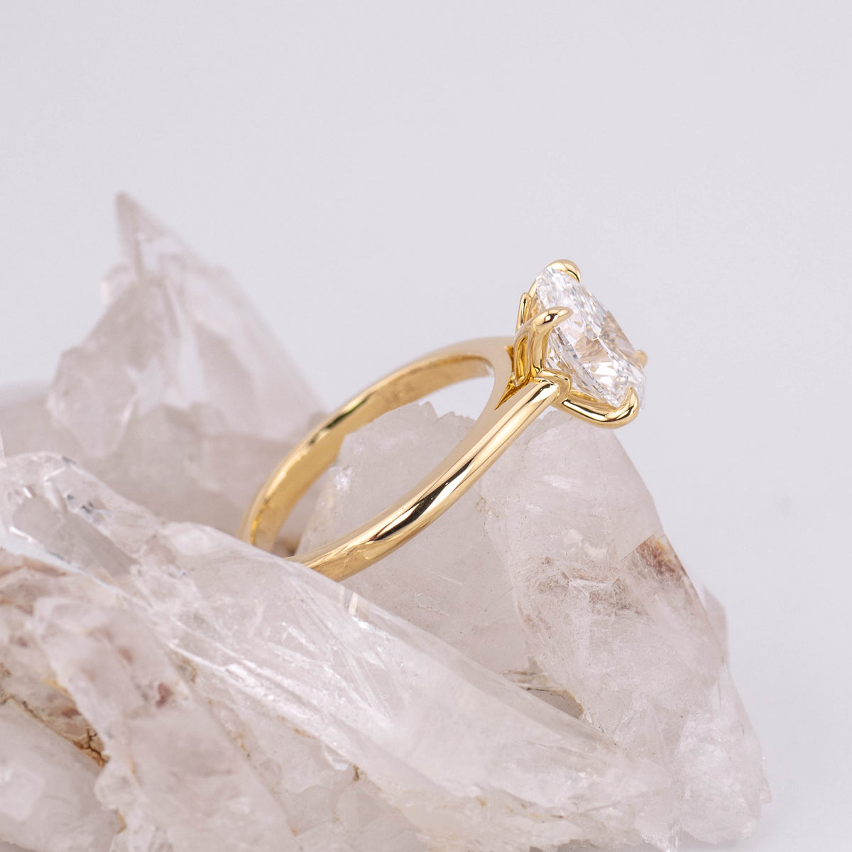(Ready to Ship Size L) - Oval Petal 2.0 – 4 Claw Petal Basket 2ct D VVS2 Oval Solitaire in 18k Yellow Gold