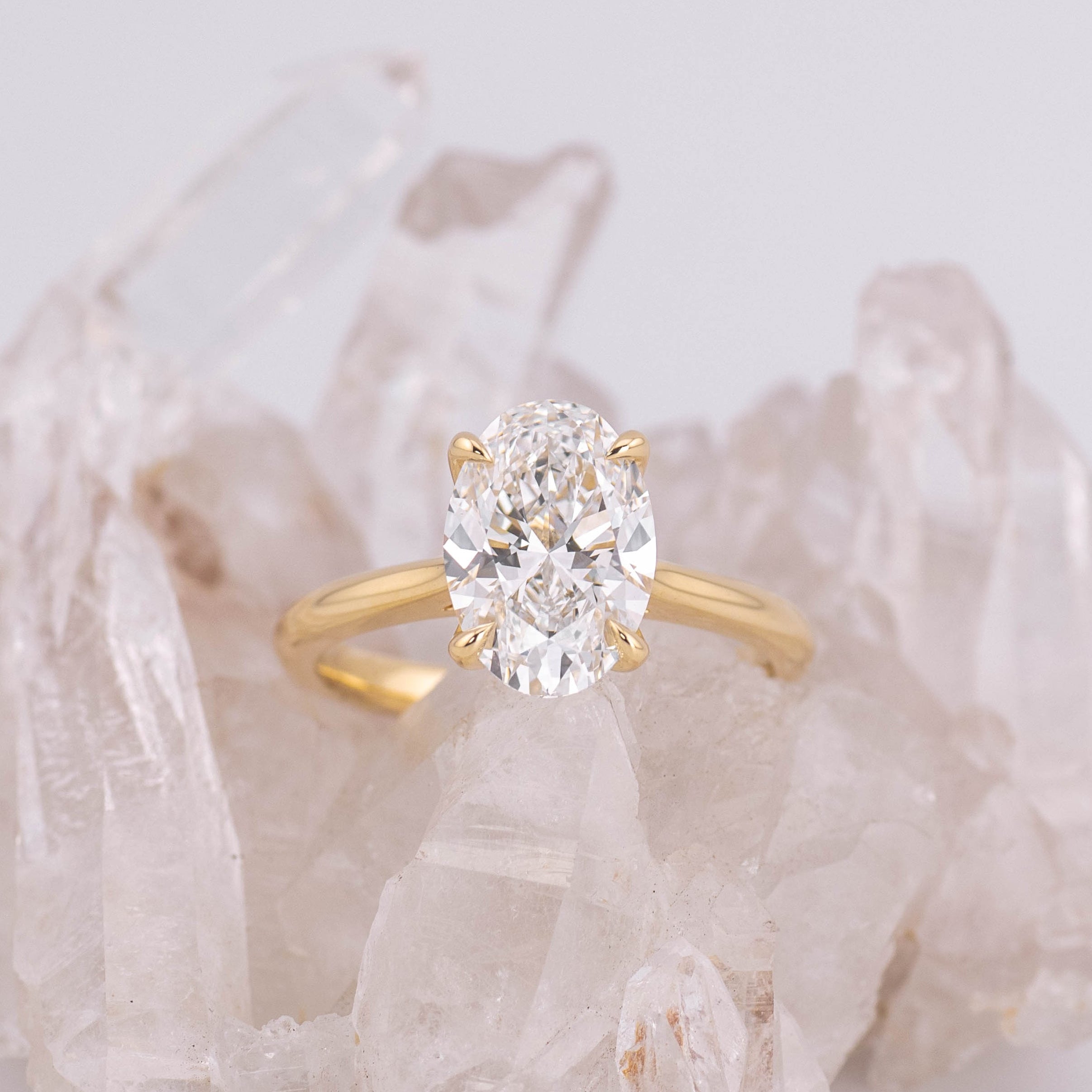 (Ready to Ship Size M) - Oval Petal 2.5 – 4 Claw Petal Basket 2.56ct D VVS2 Oval Solitaire in 18k Yellow Gold