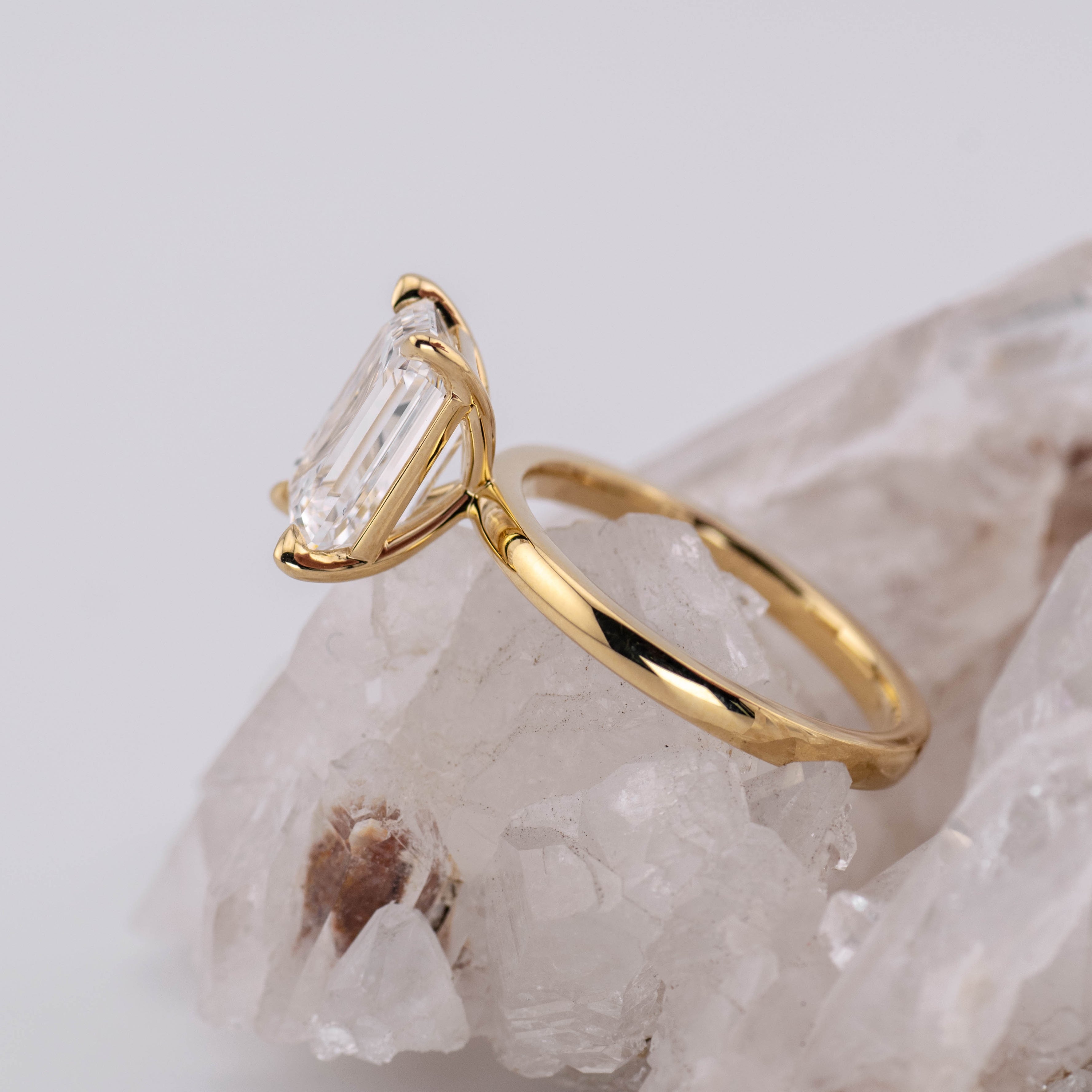 (Ready to Ship Size M) - Emerald Cut Solitaire 3.12ct D VVS2 18k Yellow Gold