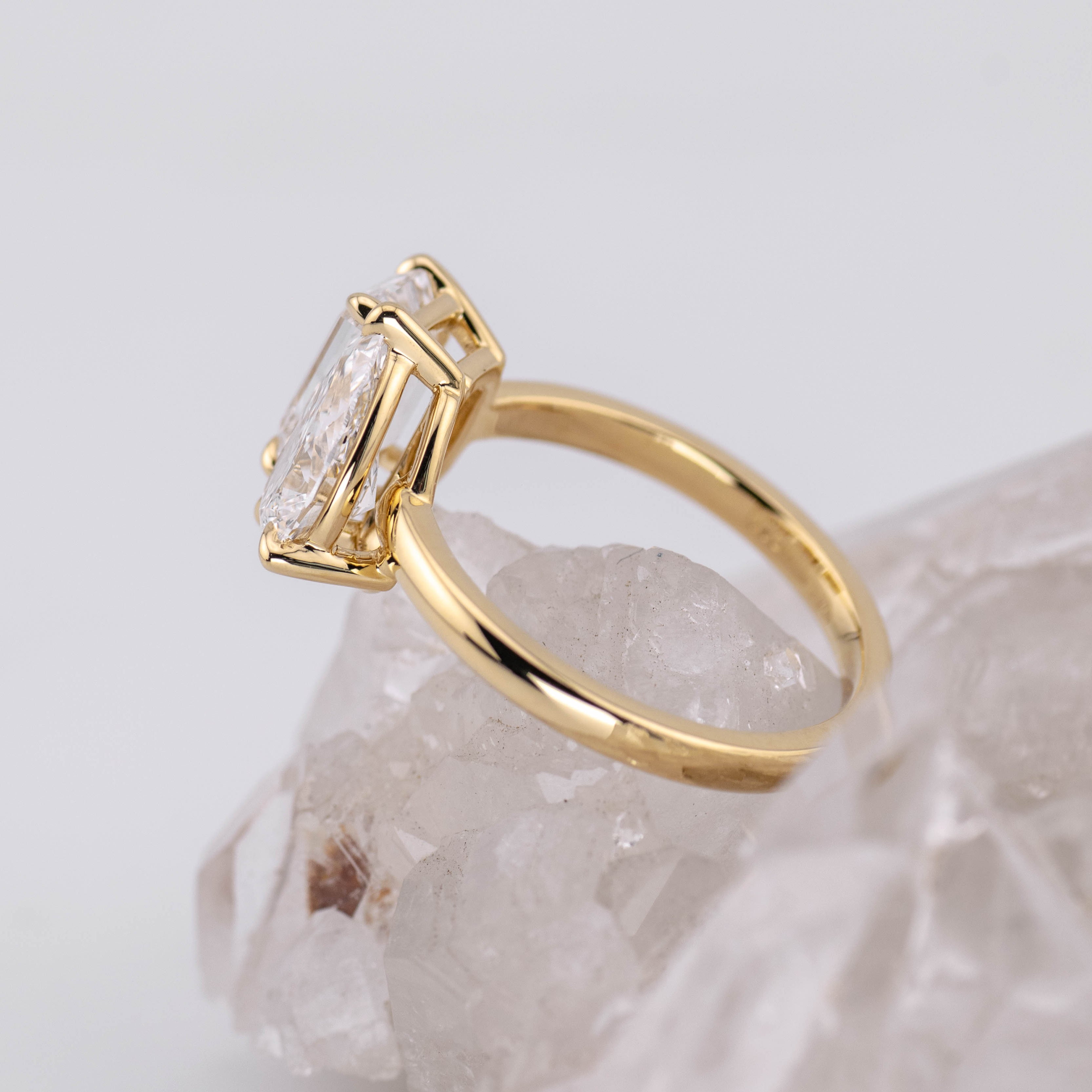 (Ready to Ship Size M) - Toi et Moi - 2.57ct Total in 18k Yellow Gold