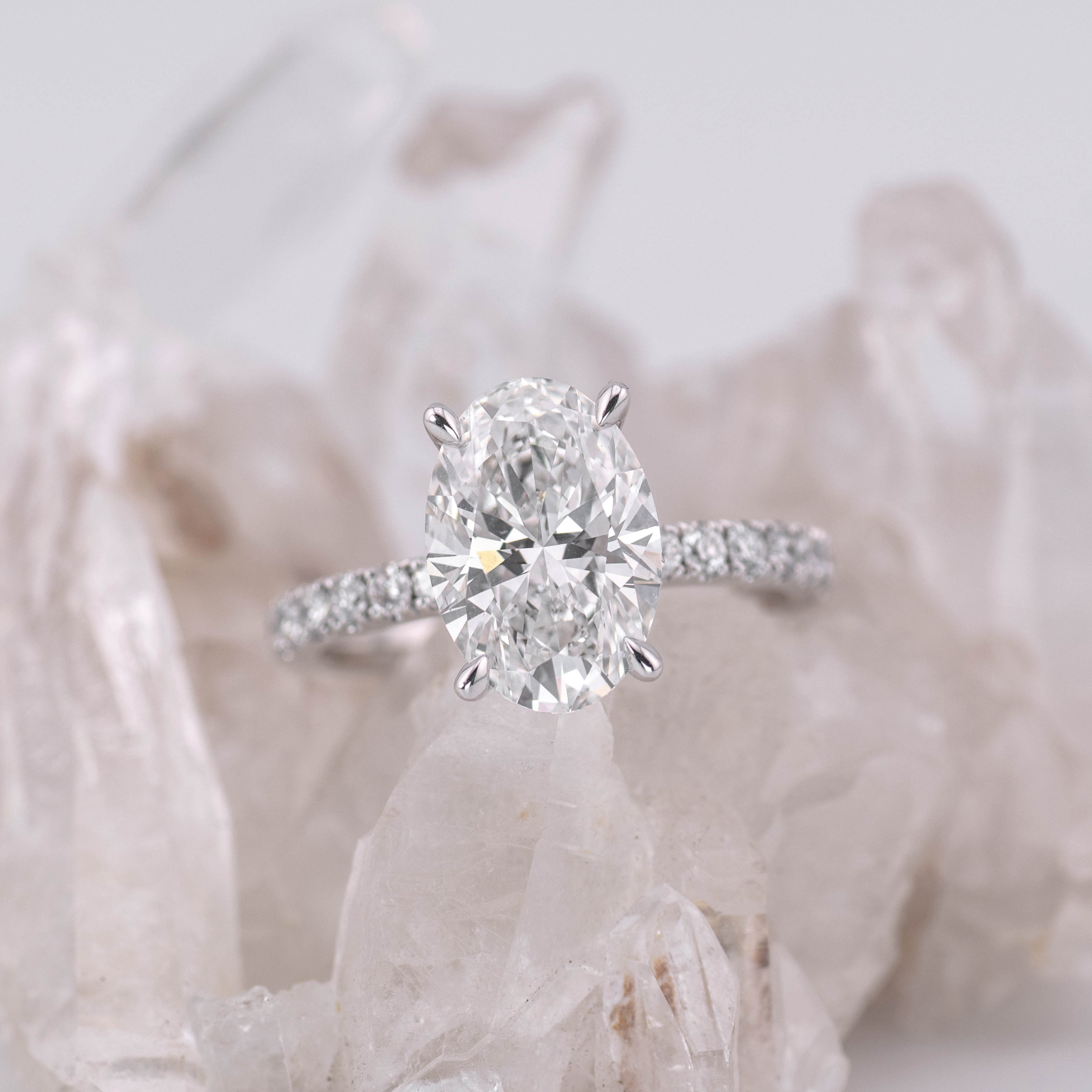 (READY TO SHIP SIZE M) 3.07CT E VVS2 OVAL SOLITAIRE WITH HIDDEN HALO & PAVE BAND 18K WHITE GOLD