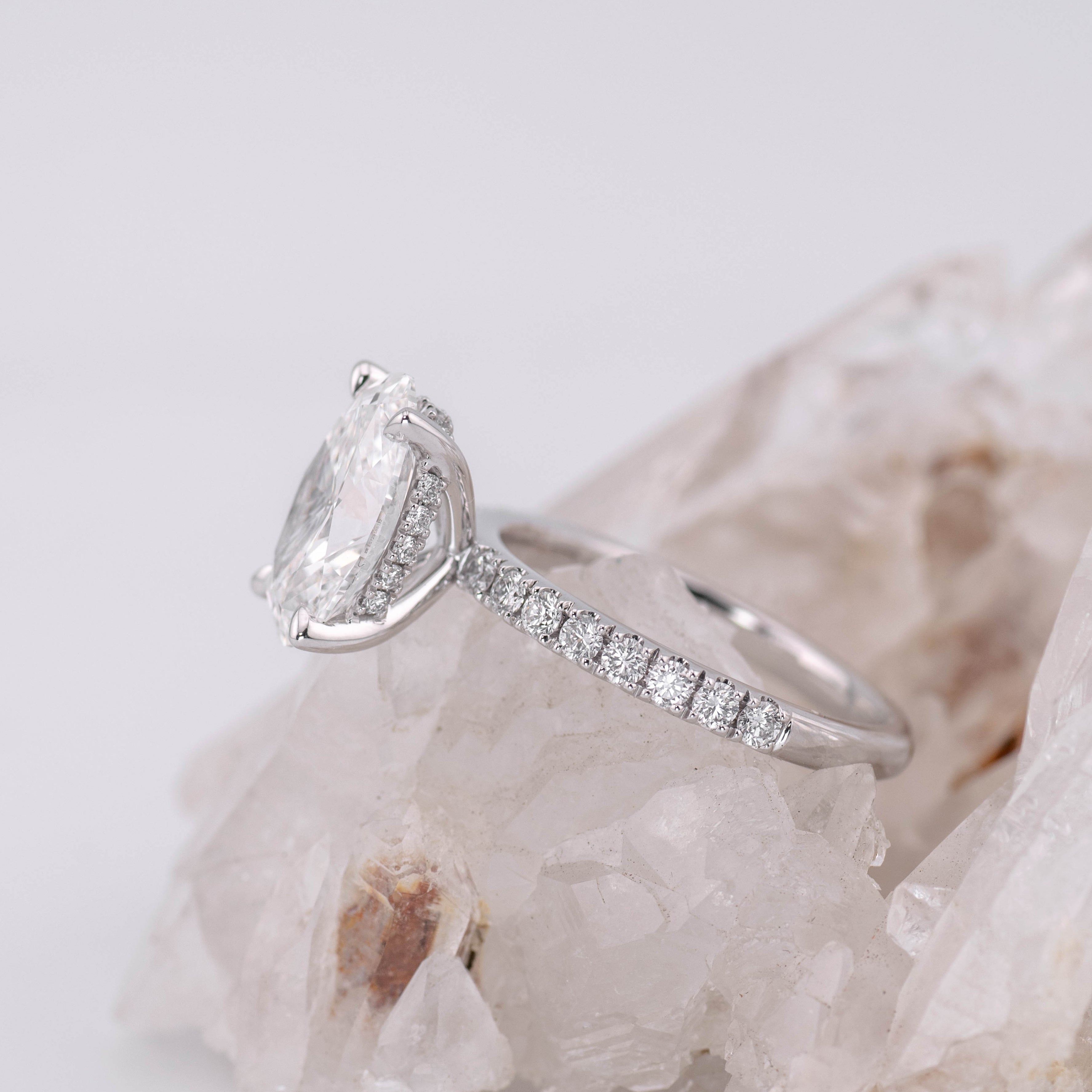 (READY TO SHIP SIZE M) 3.07CT E VVS2 OVAL SOLITAIRE WITH HIDDEN HALO & PAVE BAND 18K WHITE GOLD