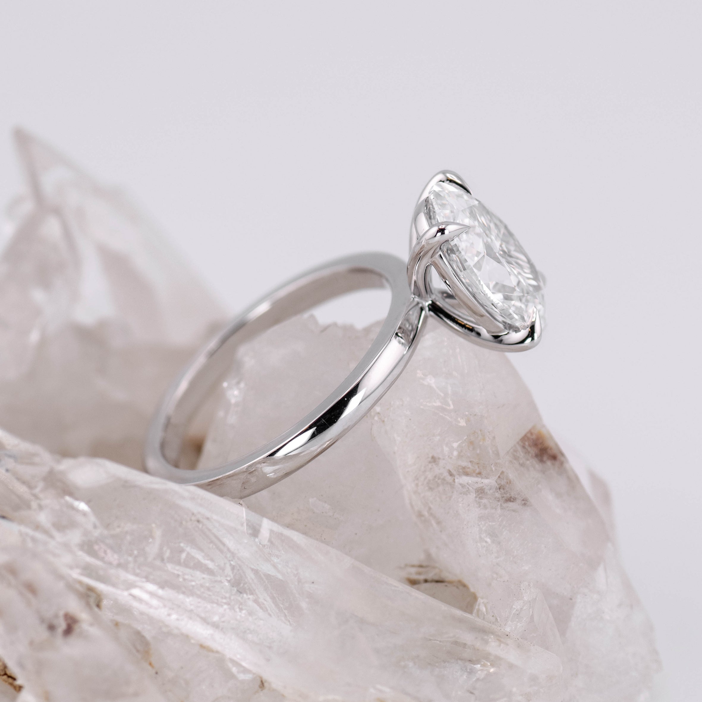 (Ready to Ship Size M) - Kate 2.5 – 4 Claw 2.51ct Oval Solitaire in 18k White Gold