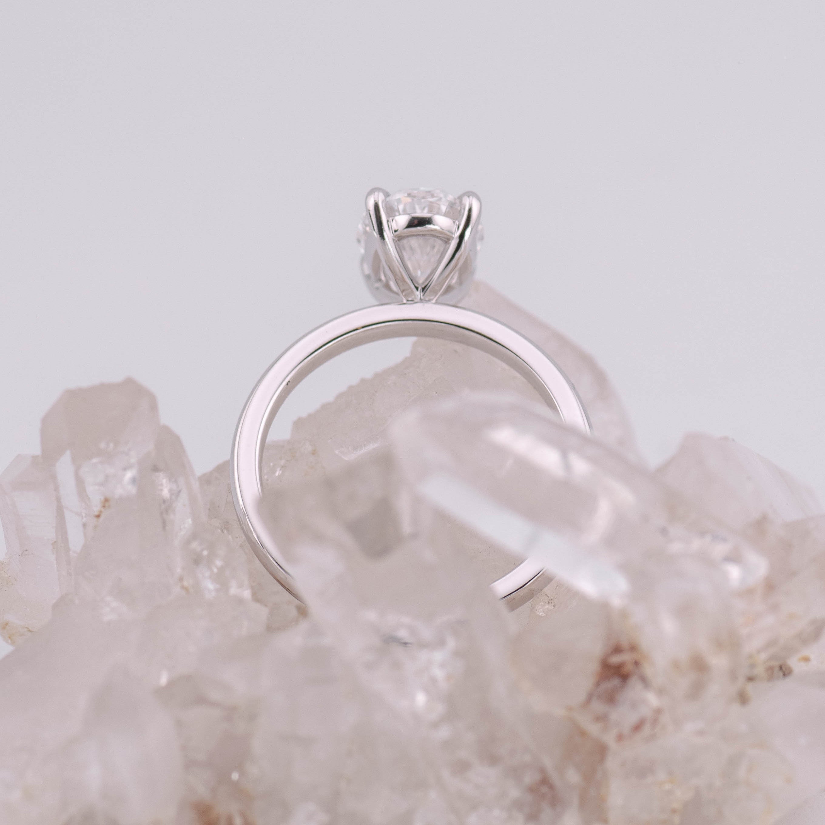 (Ready to Ship Size L) - Kate 2.0 – 4 Claw 2ct D VVS2 Oval Solitaire in 18k White Gold