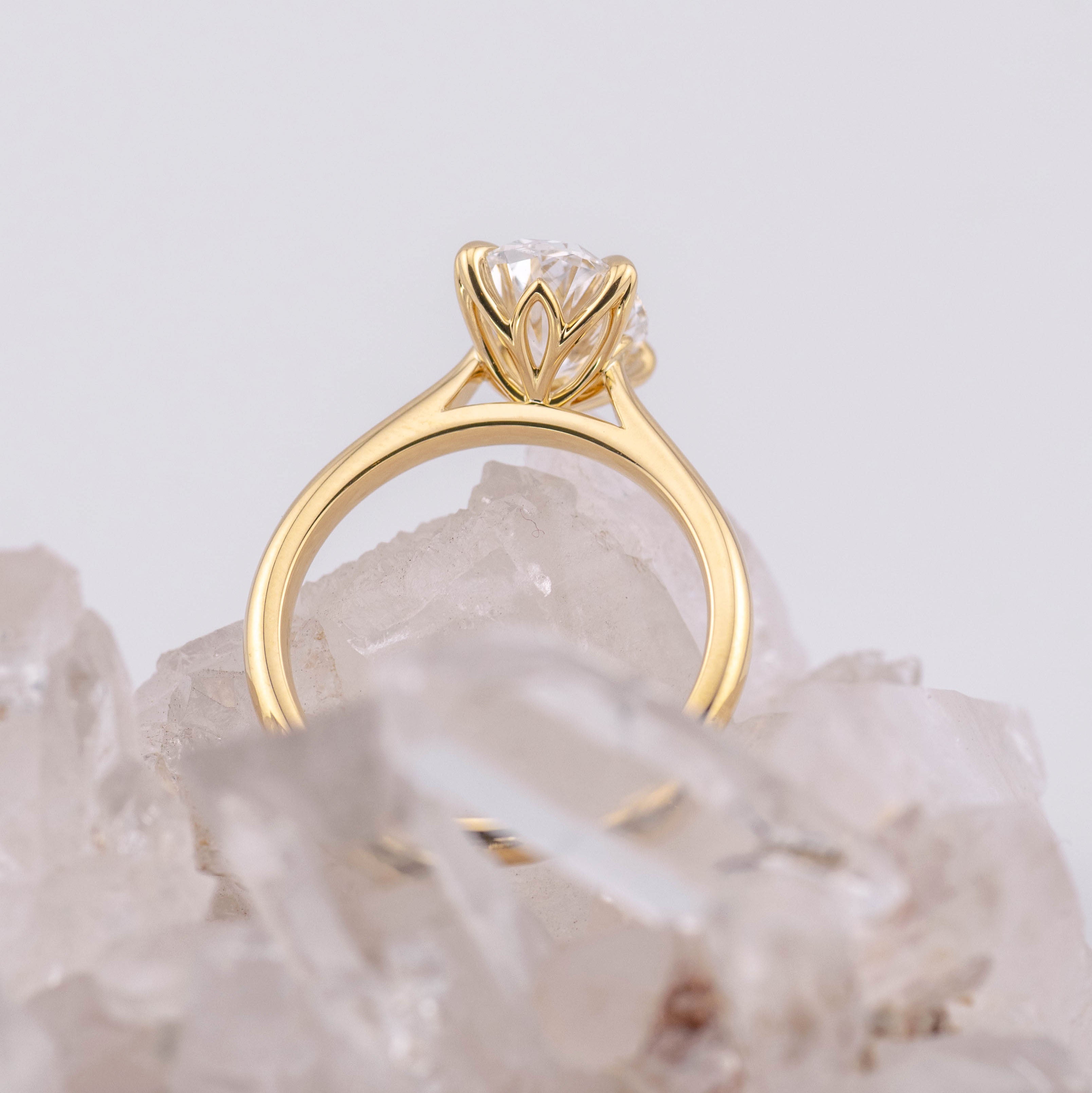 (Ready to Ship Size L) - Oval Petal 2.0 – 4 Claw Petal Basket 2.06ct E VVS2 Oval Solitaire in 18k Yellow Gold