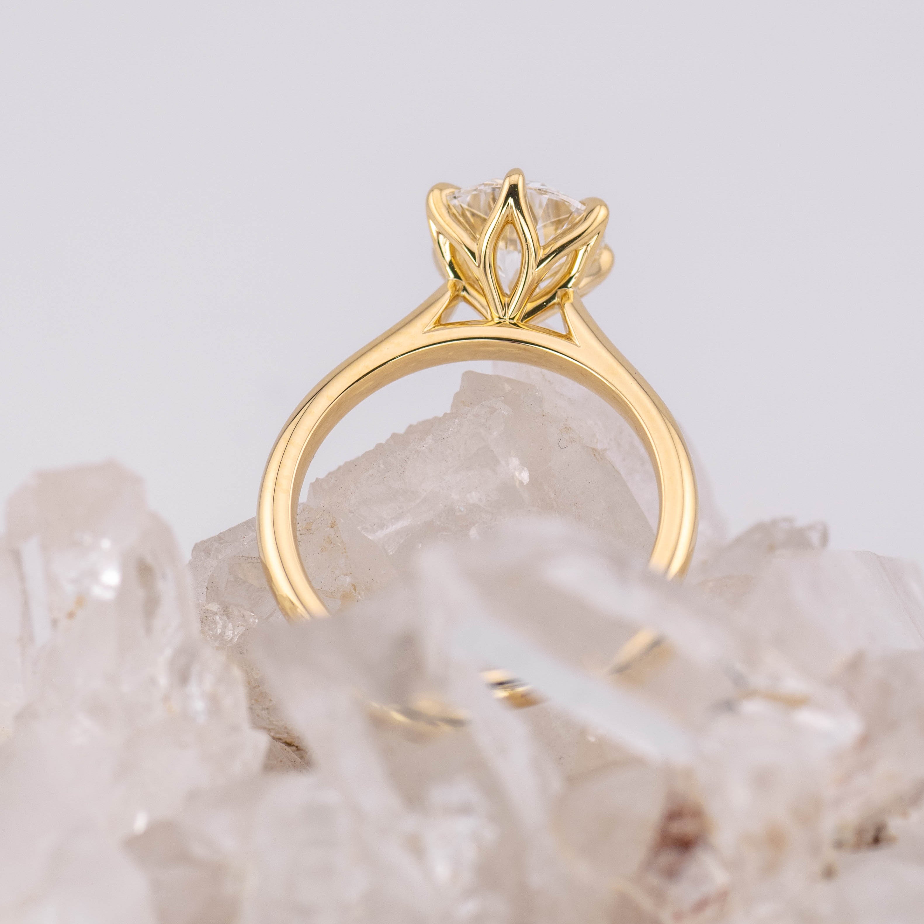 (Ready to Ship Size M) - Grace 2.0 Round Brilliant Petal Cathedral 6 2.01ct D VVS2 in 18k Yellow Gold