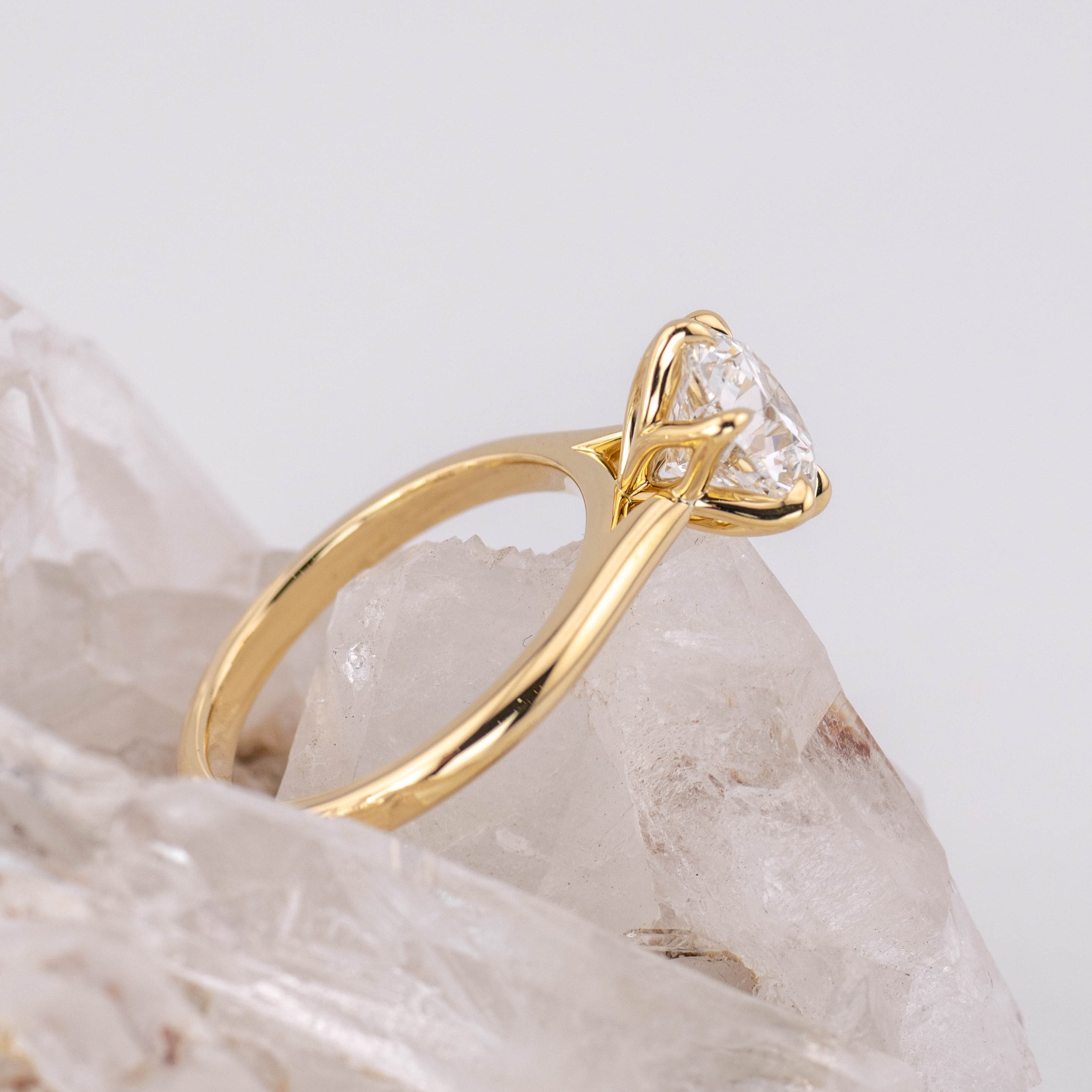 (Ready to Ship Size M) - Grace 2.0 Round Brilliant Petal Cathedral 6 2.01ct D VVS2 in 18k Yellow Gold