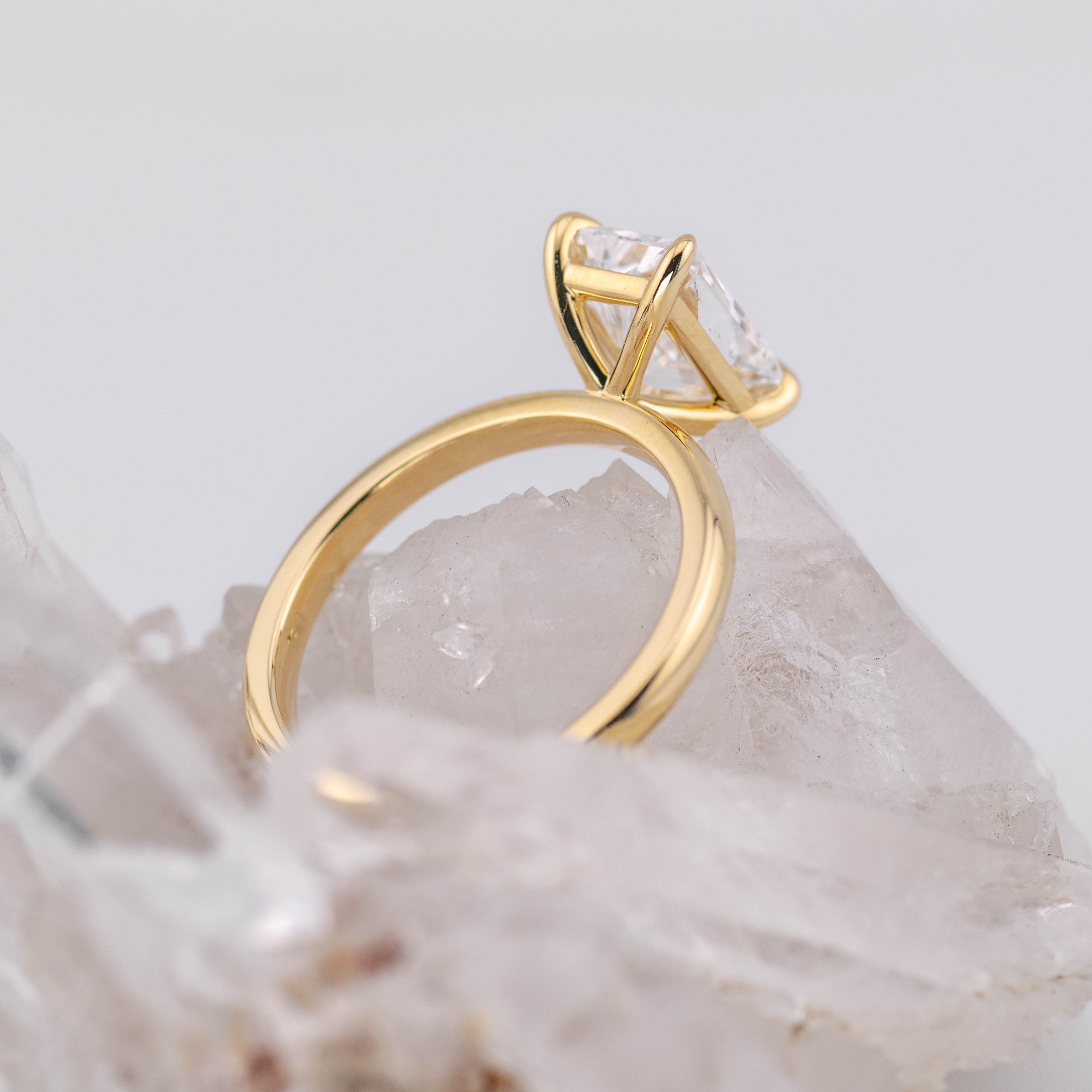 (Ready to Ship Size L) - Radiant 2.0 – 4 Claw 2.04ct E VVS2 Solitaire