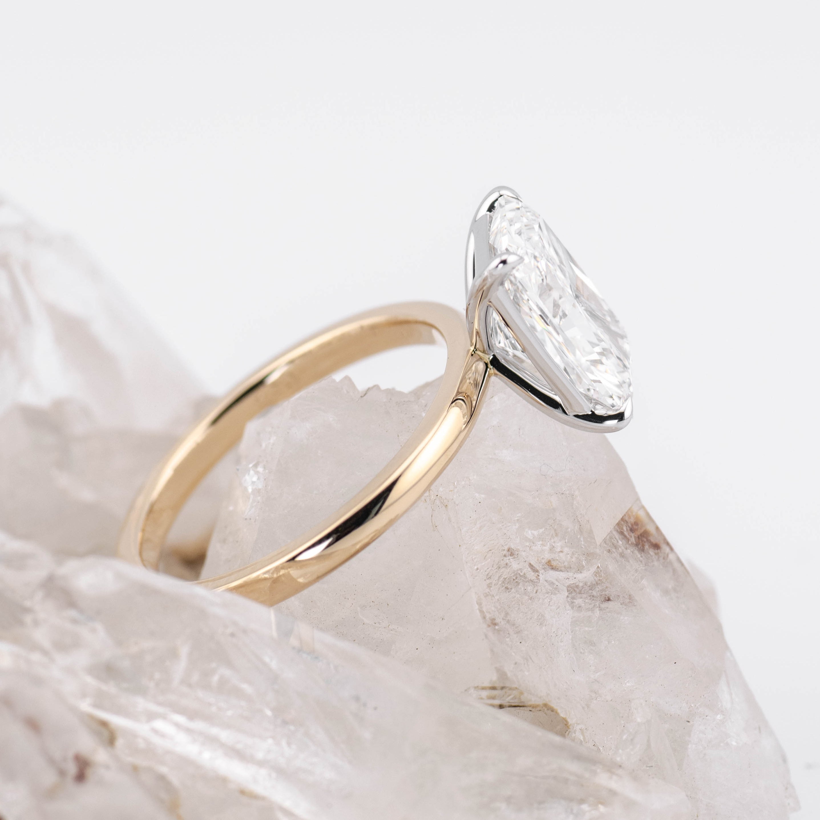 (Ready to Ship Size N) - Radiant 3.0 – 4 Claw 3.02ct E VVS2 Solitaire in 2tone 14k